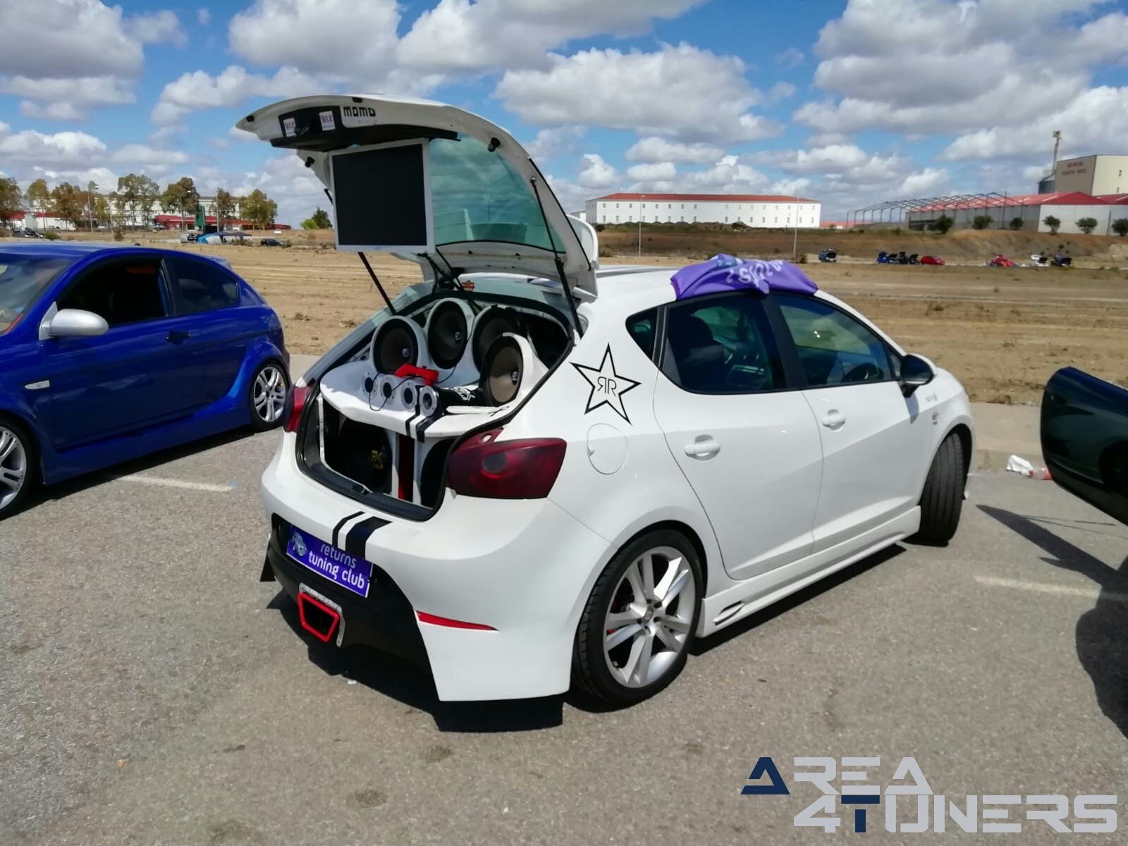11º Aniversario Tuning Show Azuaga
Imagen del reportaje revista Tuning Area4tuners.es, concentración de coches Tuning del año 2019 en Azuaga, Badajoz, España