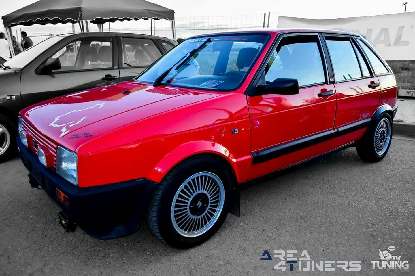 Tuning Show Mr Dance Club
Imagen del reportaje revista Tuning Area4tuners.es, concentración de coches Tuning del año 2019 en Monreal del Campo, Teruel, España