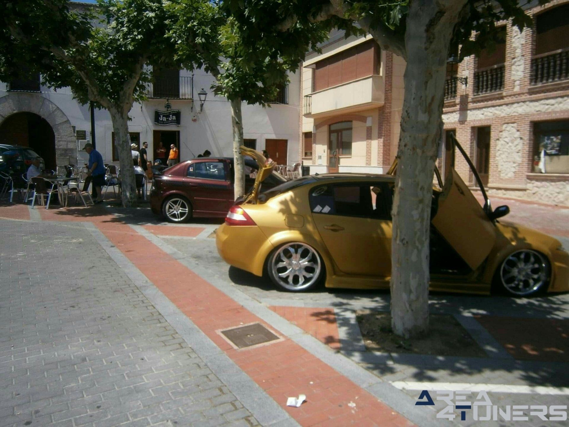 Concentración Tuning Stance Latinolmedo
Imagen del reportaje revista Tuning Area4tuners.es, concentración de coches Tuning del año 2019 en Quintanilla Onésimo, Valladolid, España