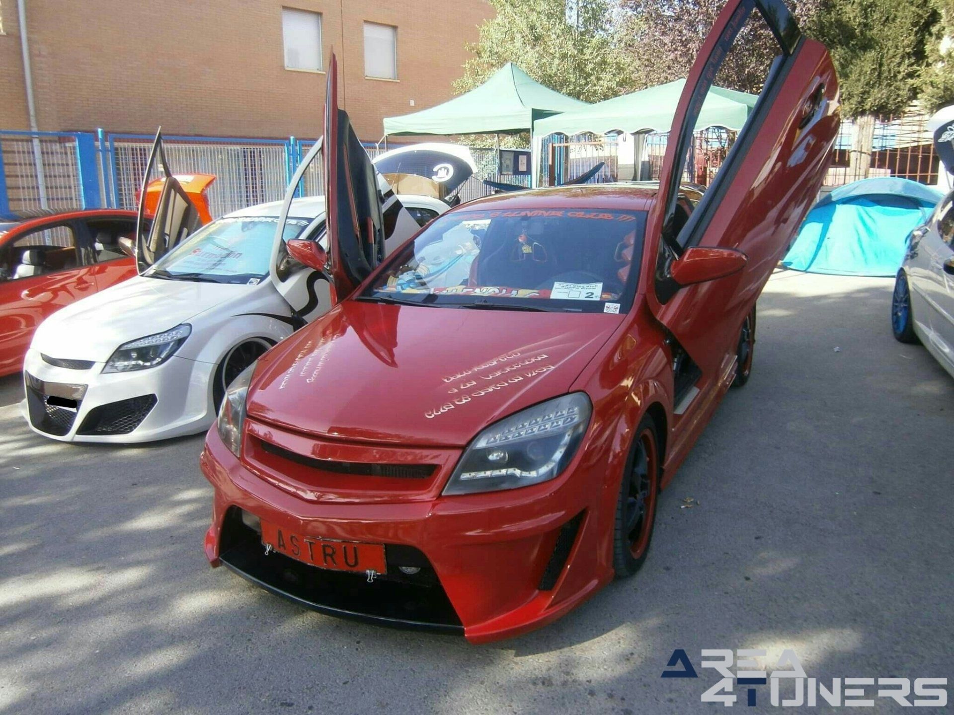 5º El Clan Club Tuning Show
Imagen del reportaje revista Tuning Area4tuners.es, concentración de coches Tuning del año 2019 en Mondéjar, Guadalajara, España
