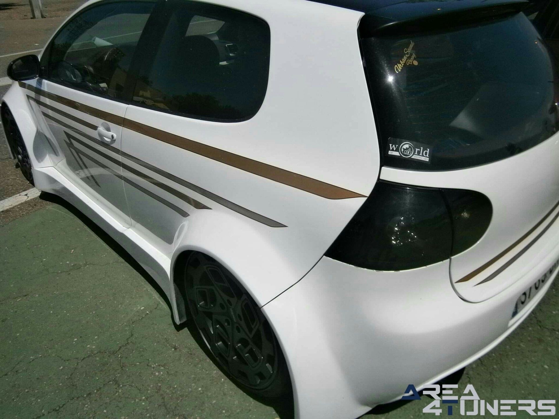 6º Little Garage Tuning Show
Imagen del reportaje revista Tuning Area4tuners.es, concentración de coches Tuning del año 2019 en Palencia, España