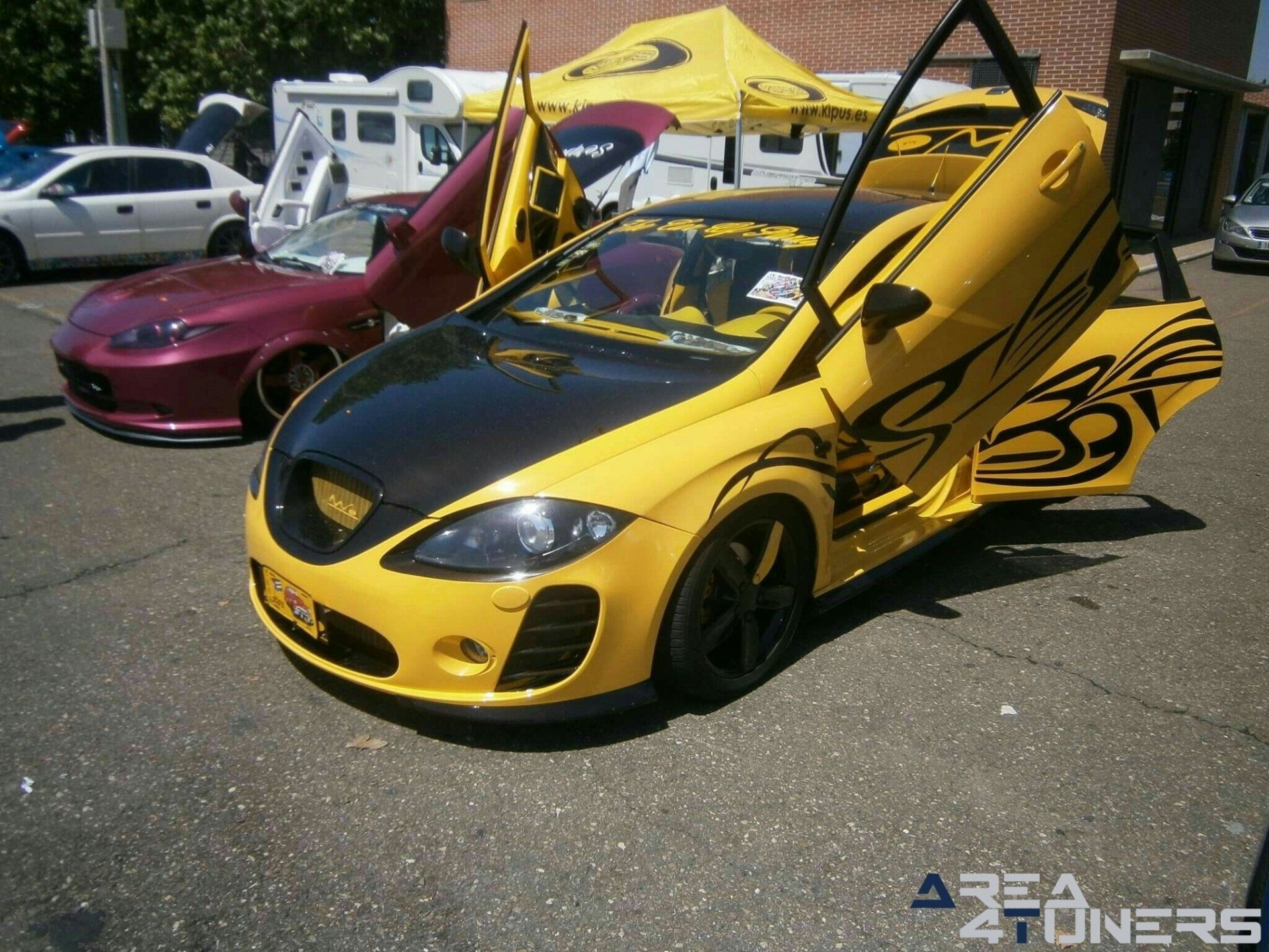 6º Little Garage Tuning Show
Imagen del reportaje revista Tuning Area4tuners.es, concentración de coches Tuning del año 2019 en Palencia, España