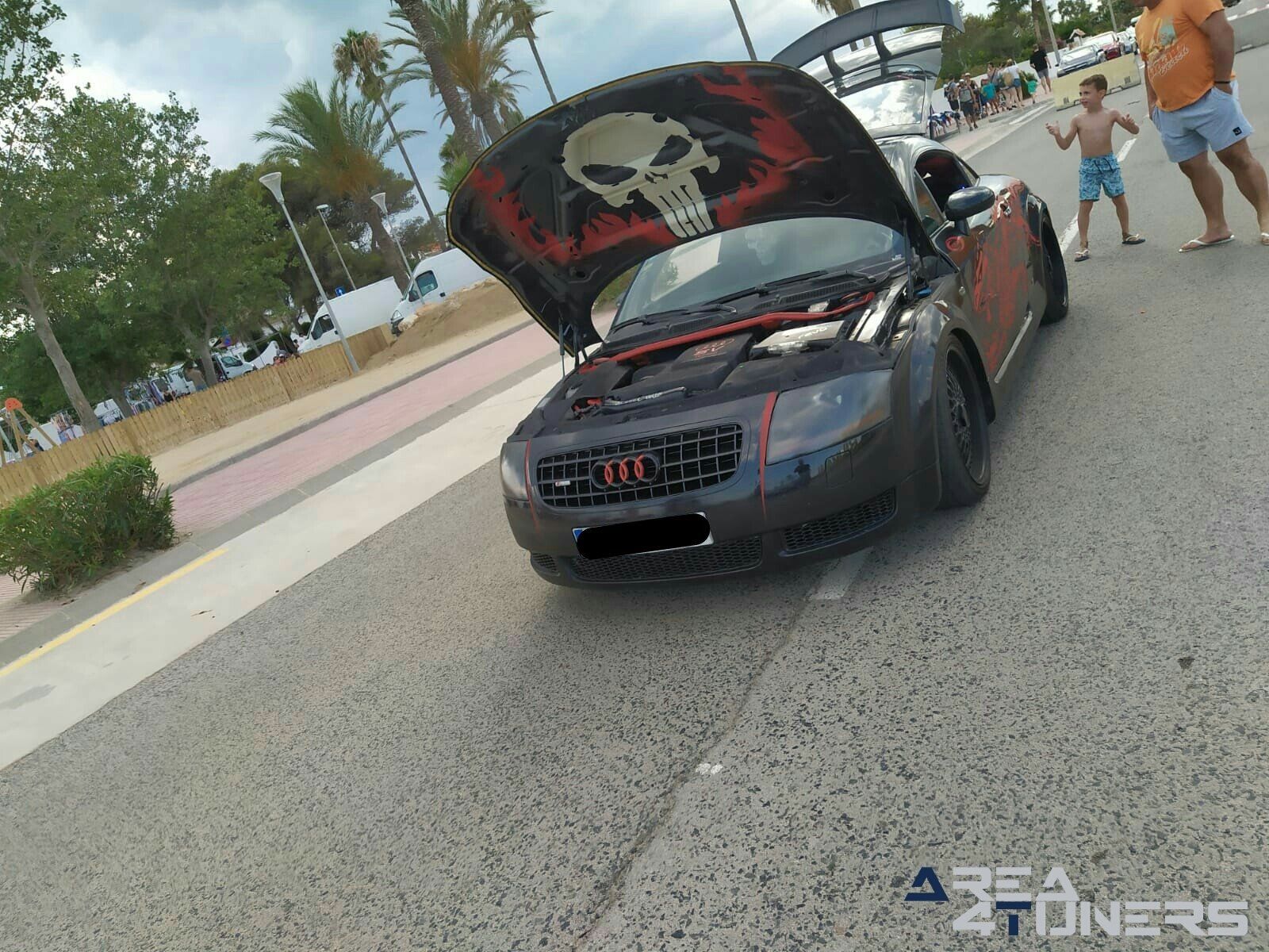 2ª Expo Riumar The Gold Tuning
Imagen del reportaje revista Tuning Area4tuners.es, concentración de coches Tuning del año 2019 en Riumar, Tarragona, España