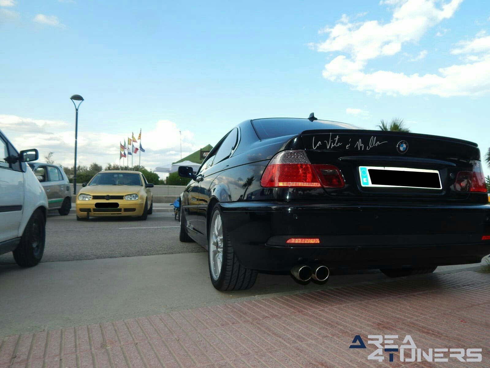 2ª Expo Riumar The Gold Tuning
Imagen del reportaje revista Tuning Area4tuners.es, concentración de coches Tuning del año 2019 en Riumar, Tarragona, España