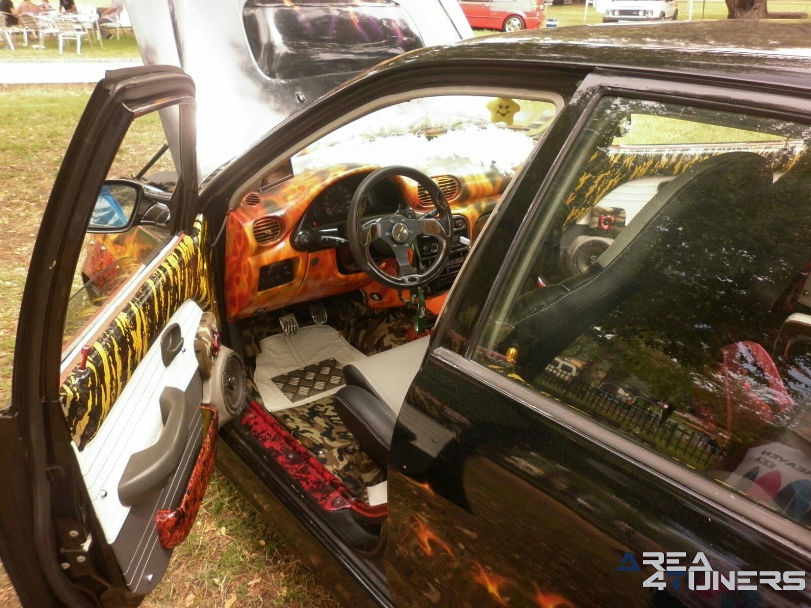 8ª Lujuria Tuning Show
Imagen del reportaje revista Tuning Area4tuners.es, concentración de coches Tuning del año 2019 en Cadalso, Cáceres, España