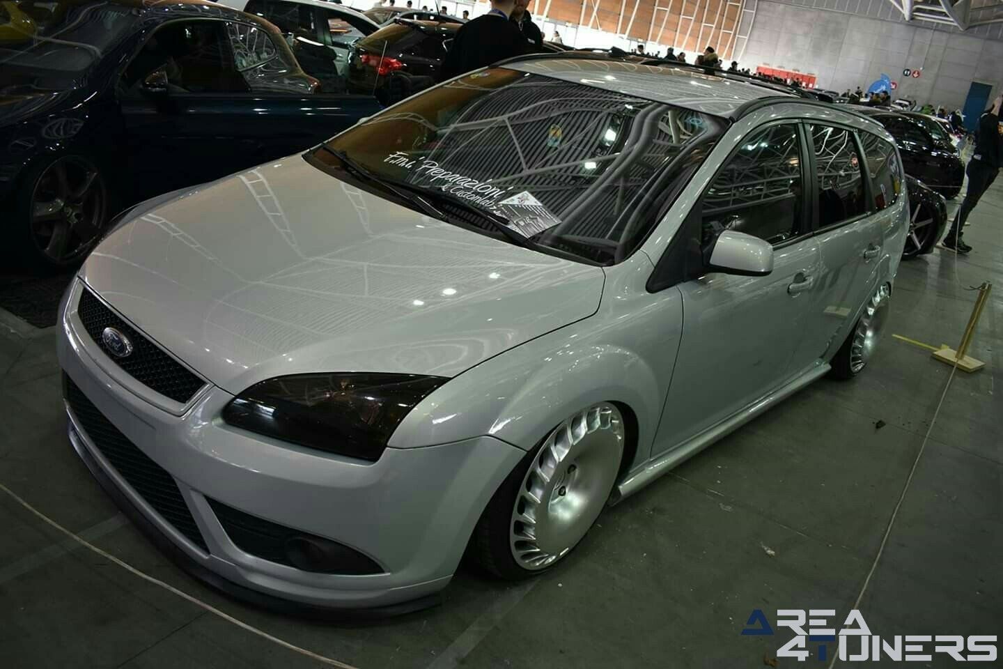 Expo Tuning Torino 2019
Imagen del reportaje de la revista Tuning Area4tuners.es, de la
concentración de coches Tuning del año 2019 en Turín Italia