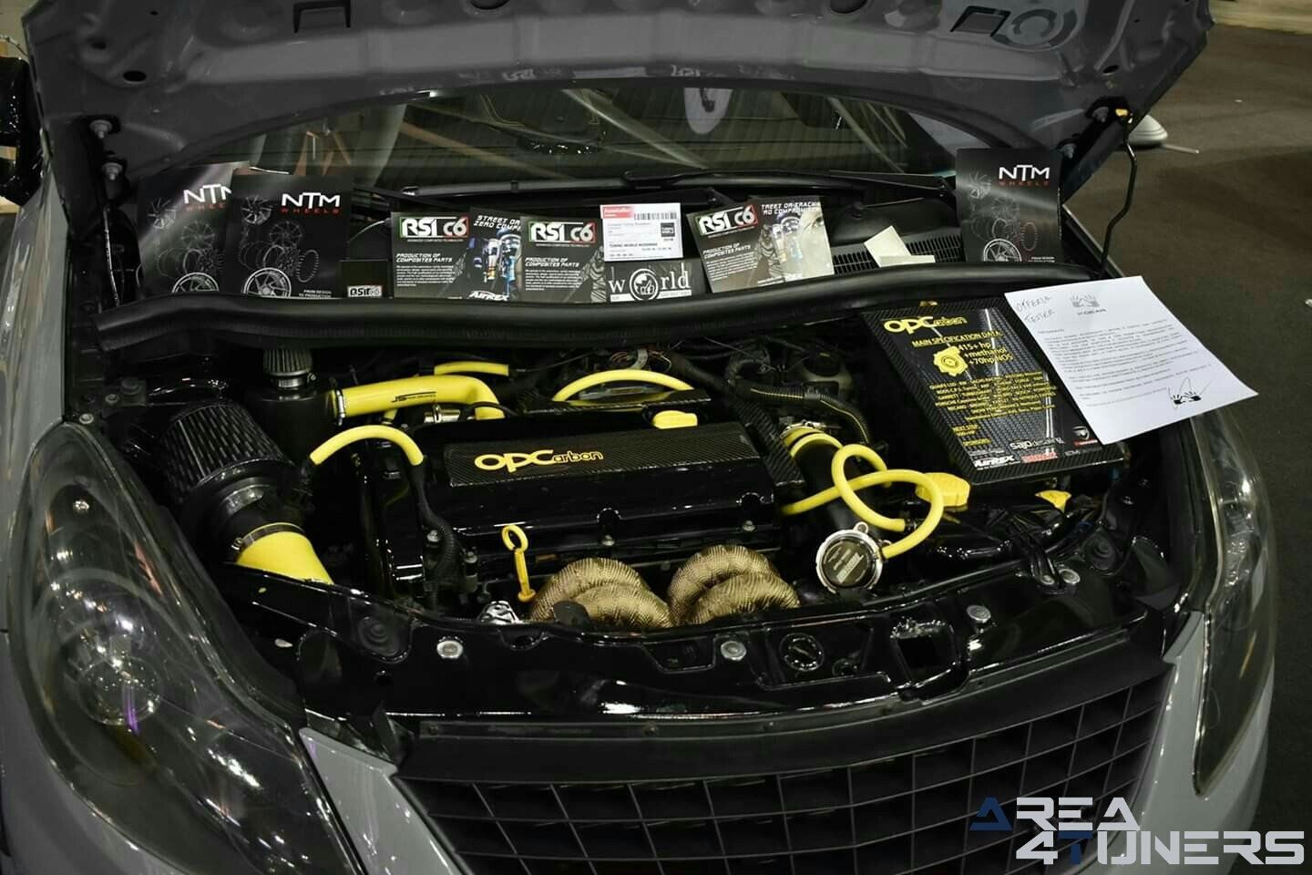 Expo Tuning Torino 2019
Imagen del reportaje de la revista Tuning Area4tuners.es, de la
concentración de coches Tuning del año 2019 en Turín Italia