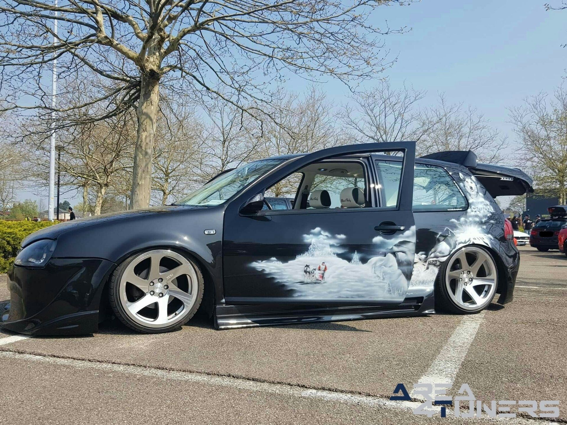 Dreamworkz Cartuning Happening
Imagen del reportaje de la revista Tuning Area4tuners.es, de la
concentración de coches Tuning del año 2019 en Putte Bélgica