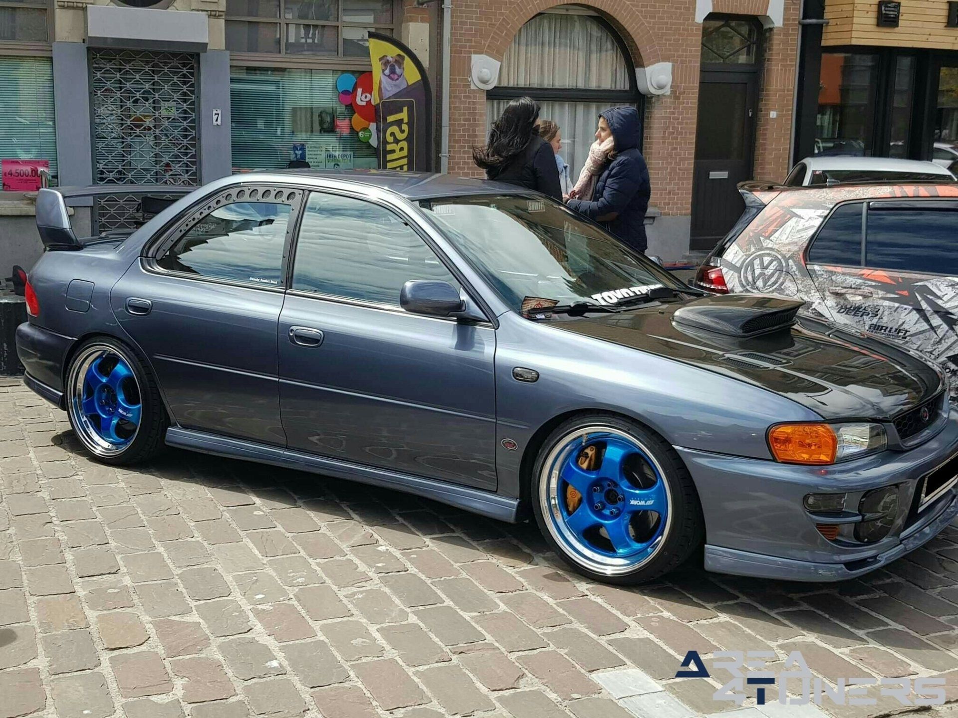Art On Wheels 2k19
Imagen del reportaje de la revista Tuning Area4tuners.es, de la
concentración de coches Tuning del año 2019 en Moorslede Bégica