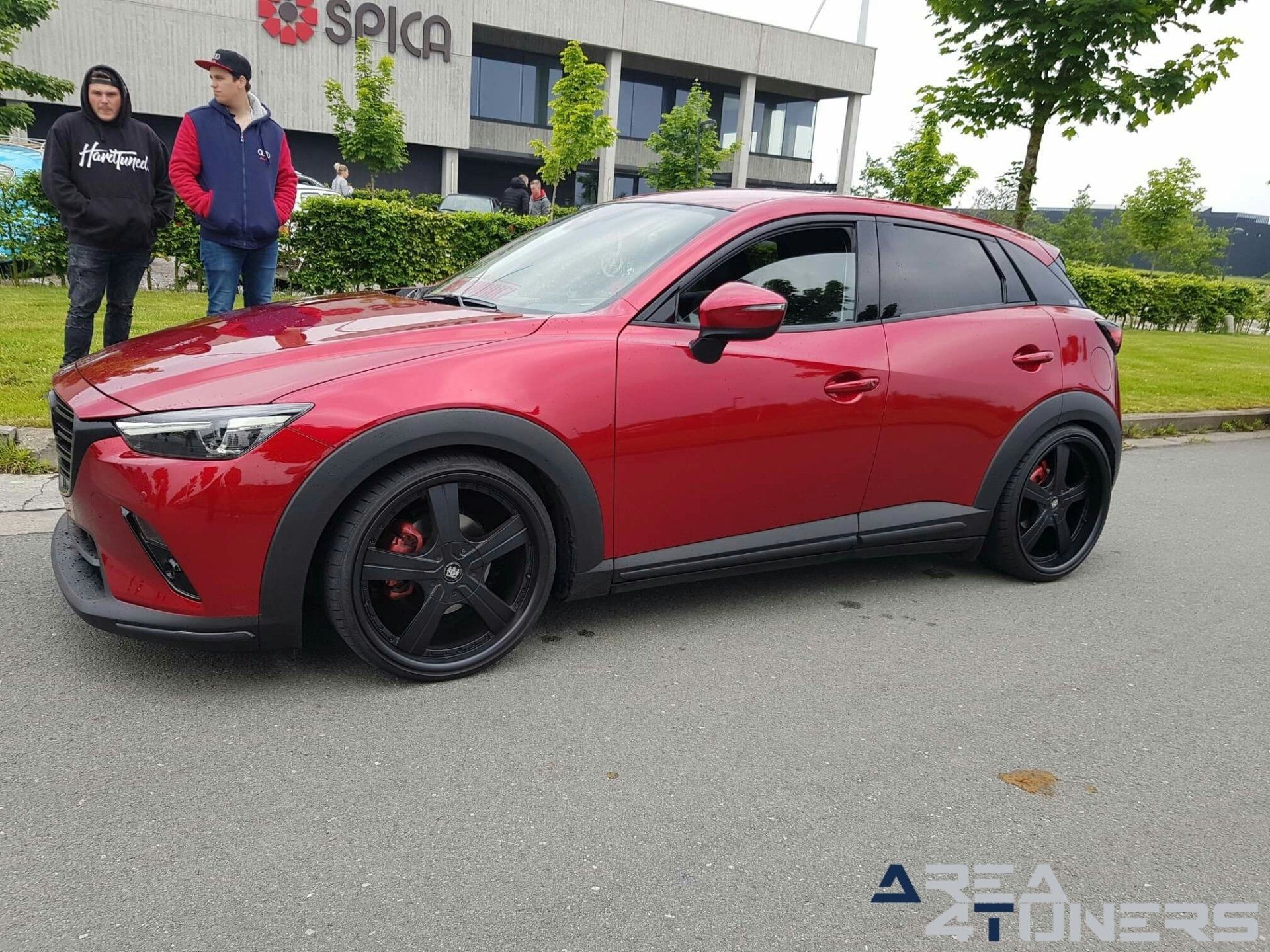 Carisma Park & Meet2
Imagen del reportaje de la revista Tuning Area4tuners.es, de la
concentración de coches Tuning del año 2019 en Zwevegem Bélgica