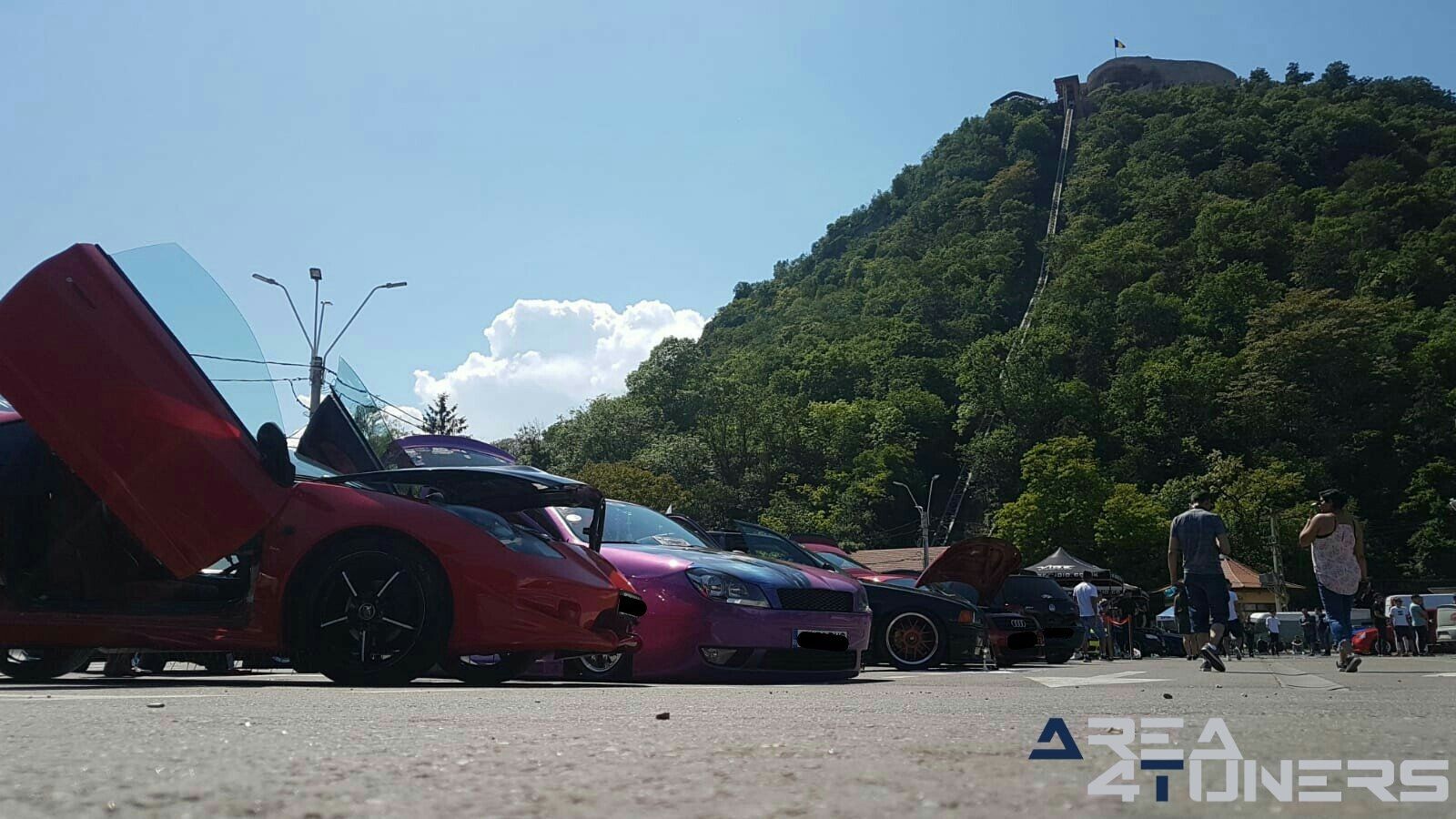 Dats Tuning Show 2 Etapa Matonava
Imagen del reportaje de la revista Tuning Area4tuners.es, de la
concentración de coches Tuning del año 2019 en Deva Rumania