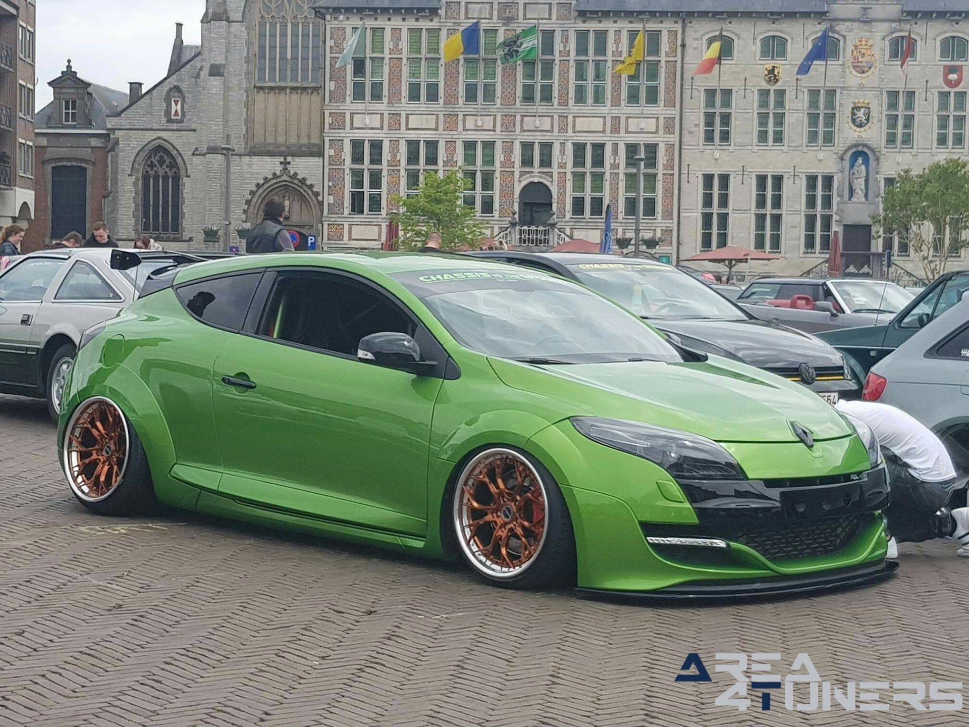 The Election Day Part 2
Imagen del reportaje de la revista Tuning Area4tuners.es, de la
concentración de coches Tuning del año 2019 en Saint Nikklas Bélgica