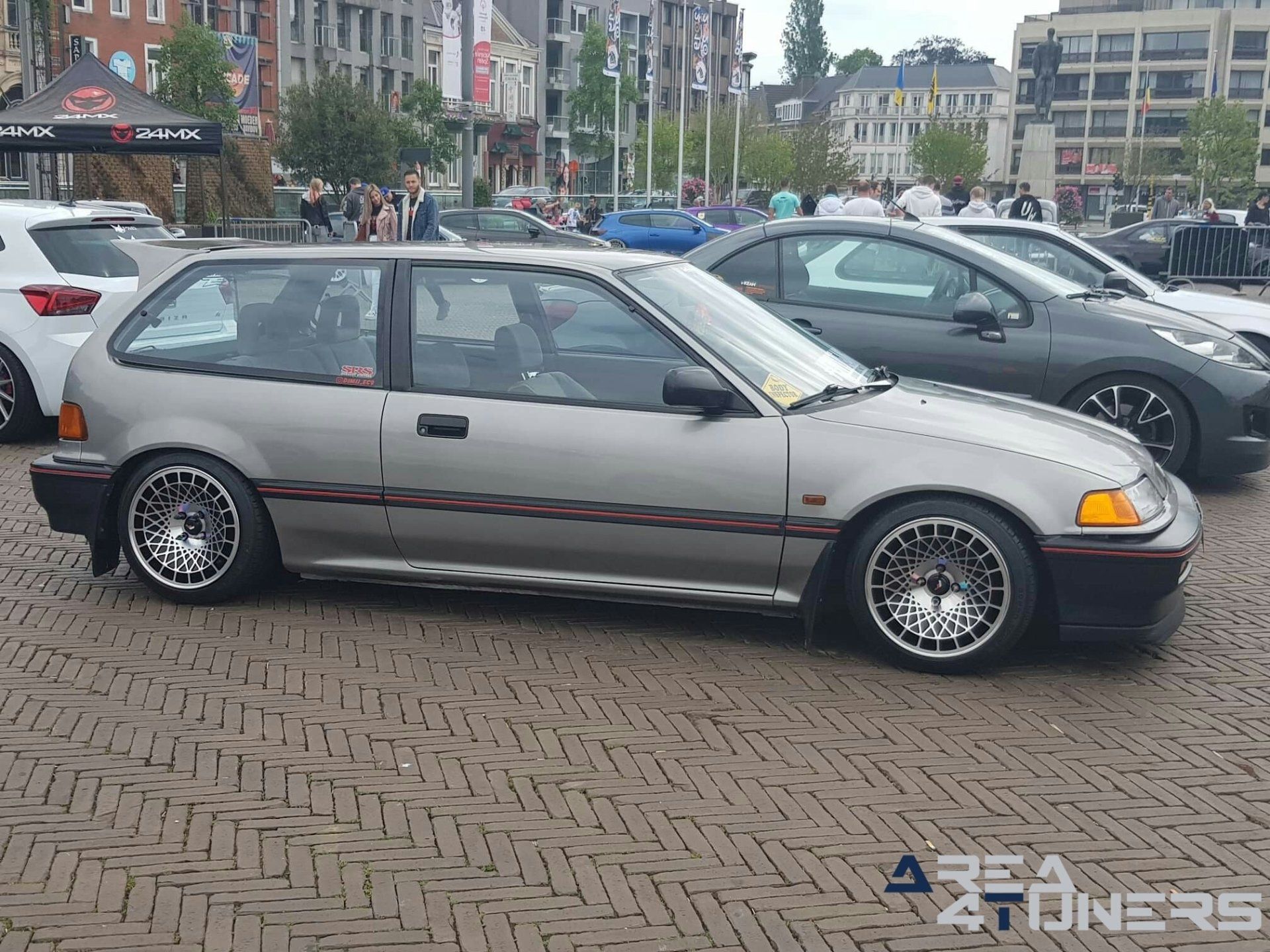 The Election Day Part 2
Imagen del reportaje de la revista Tuning Area4tuners.es, de la
concentración de coches Tuning del año 2019 en Saint Nikklas Bélgica