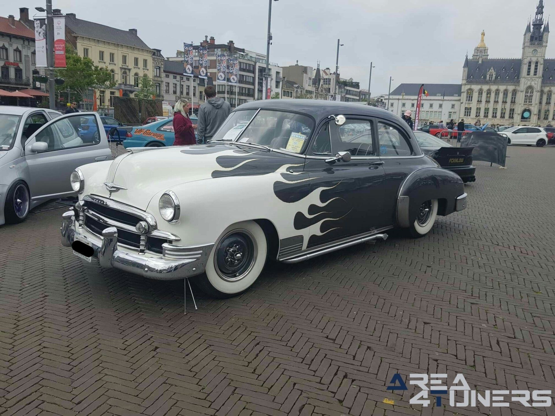 The Election Day Part 2
Imagen del reportaje de la revista Tuning Area4tuners.es, de la
concentración de coches Tuning del año 2019 en Saint Nikklas Bélgica