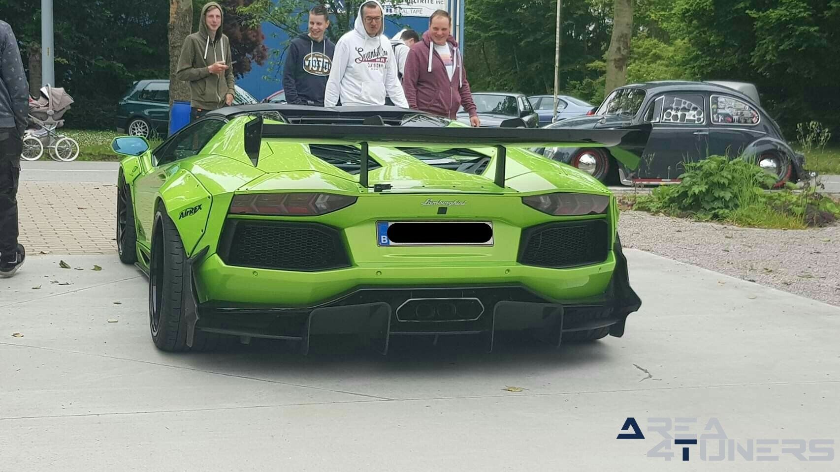 Car Event Low Dreams Part 1
Imagen del reportaje de la revista Tuning Area4tuners.es, de la
concentración de coches Tuning del año 2019 en Ronse Bélgica