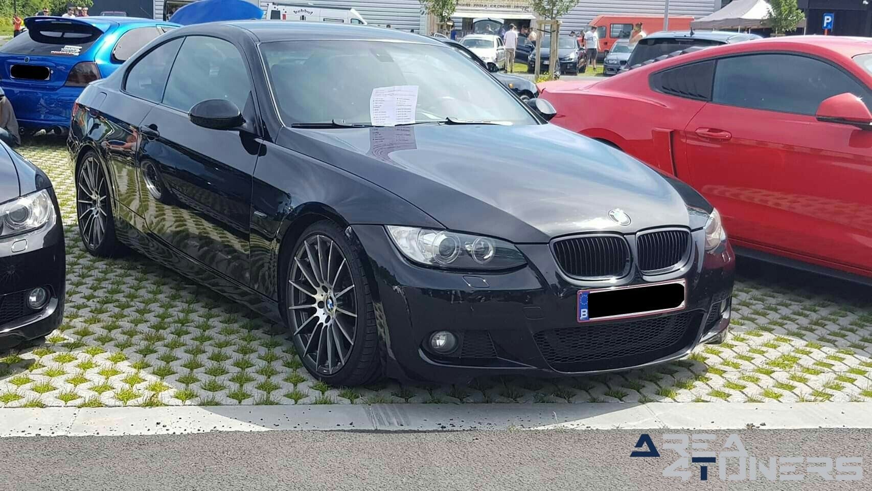 Stay Tuned 2k19
Imagen del reportaje de la revista Tuning Area4tuners.es, de la
concentración de coches Tuning del año 2019 en Houthulst Bélgica