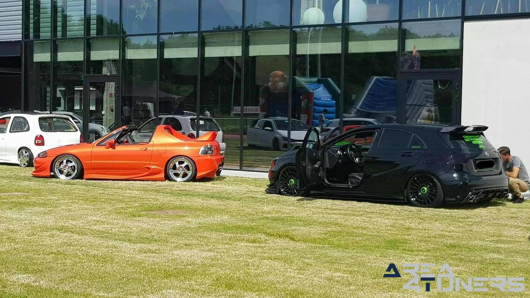 Stay Tuned 2k19
Imagen del reportaje de la revista Tuning Area4tuners.es, de la
concentración de coches Tuning del año 2019 en Houthulst Bélgica