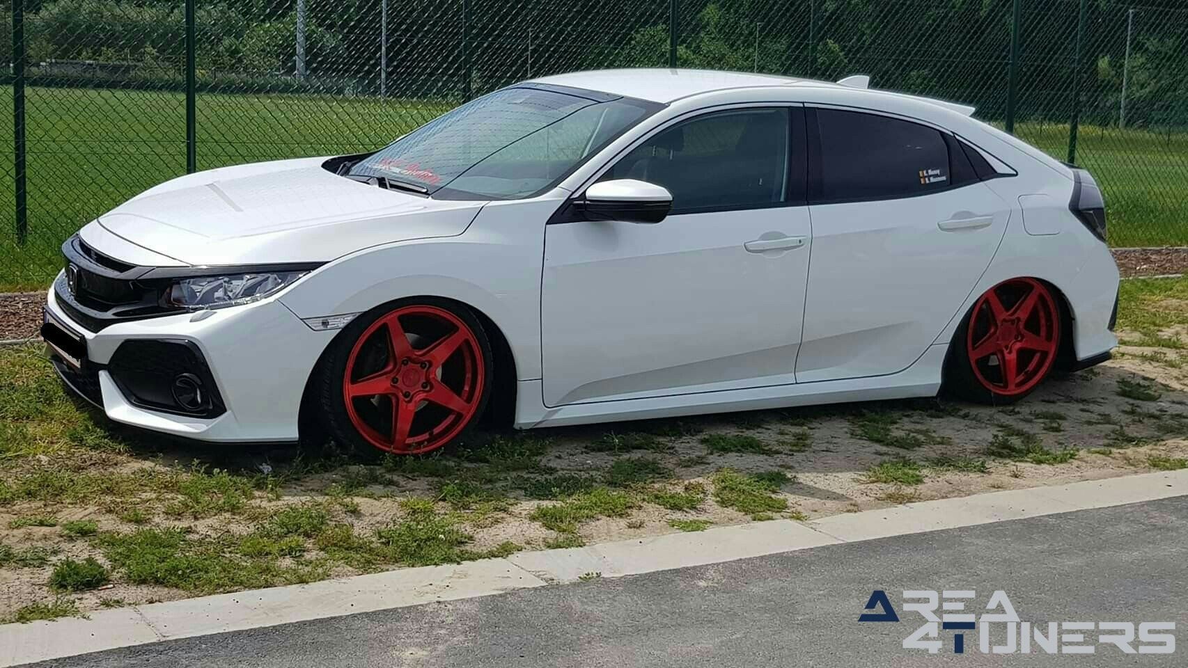 Stay Tuned 2k19
Imagen del reportaje de la revista Tuning Area4tuners.es, de la
concentración de coches Tuning del año 2019 en Houthulst Bélgica