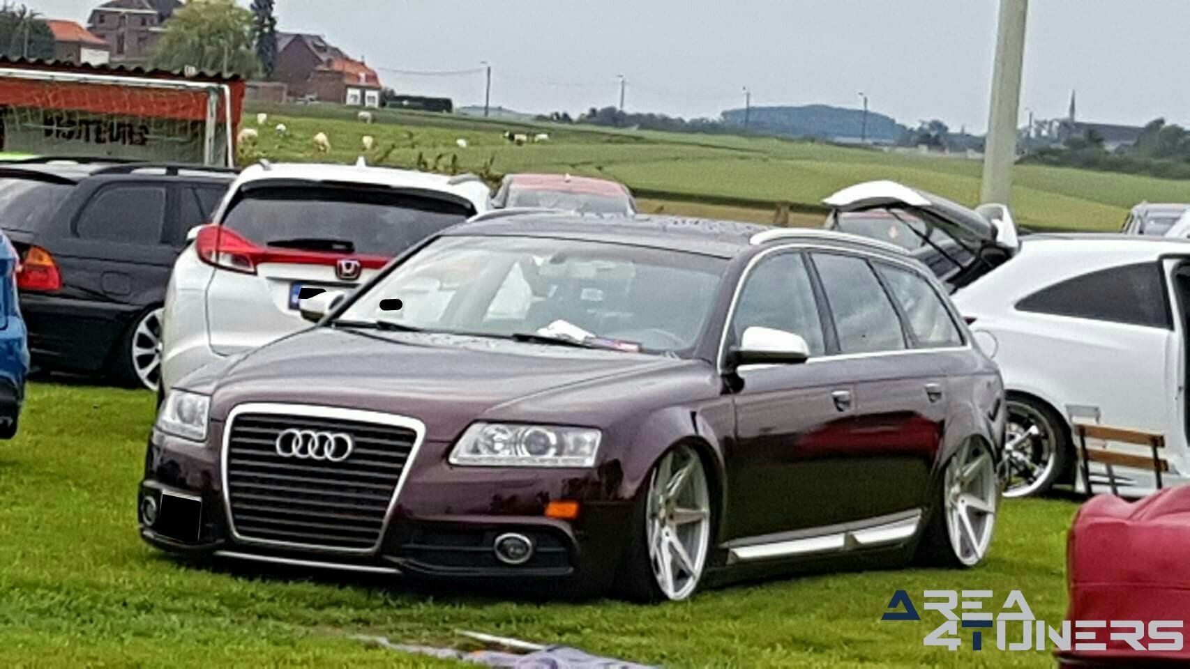 Lowsquad & Gaz
Imagen del reportaje de la revista Tuning Area4tuners.es, de la
concentración de coches Tuning del año 2019 en Taintignies Rumes Bélgica