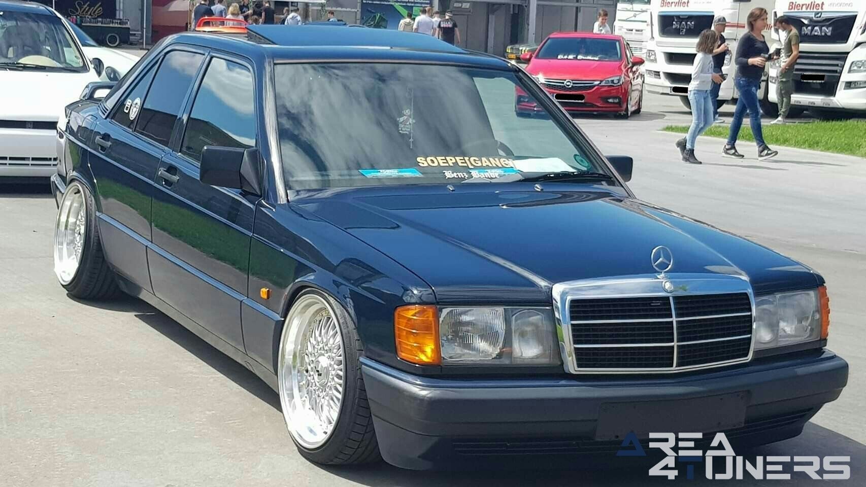 Meeting Keep It Simple 2019
Imagen del reportaje de la revista Tuning Area4tuners.es, de la
concentración de coches Tuning del año 2019 en Dixmuda Bélgica