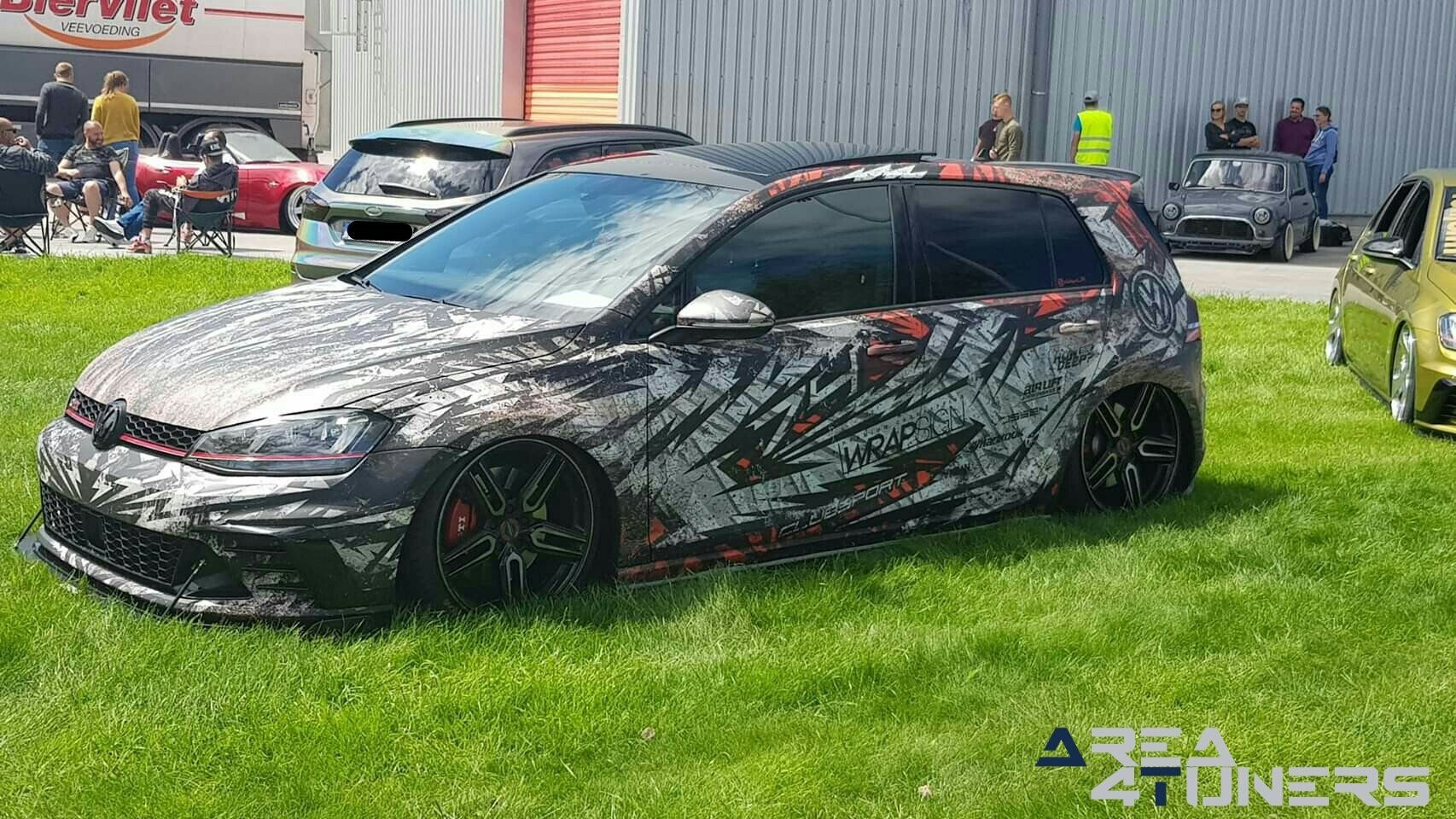 Meeting Keep It Simple 2019
Imagen del reportaje de la revista Tuning Area4tuners.es, de la
concentración de coches Tuning del año 2019 en Dixmuda Bélgica