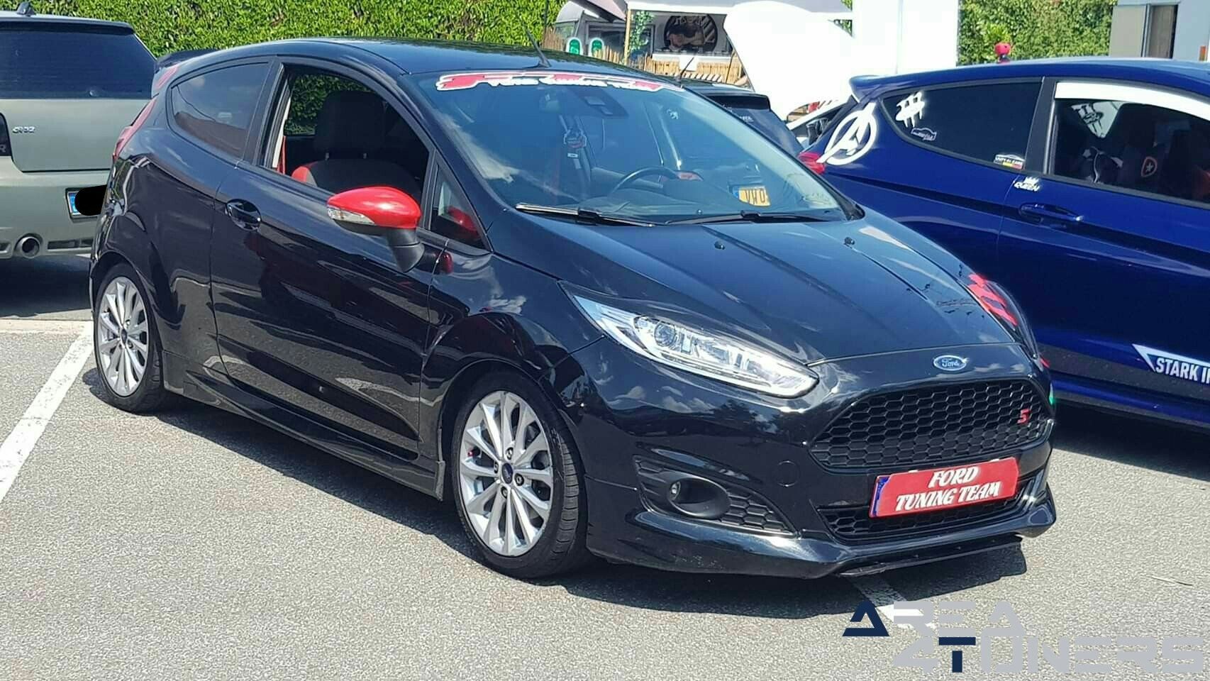 Ghost Rider Show 2 Pour Lorenzo
Imagen del reportaje de la revista Tuning Area4tuners.es, de la
concentración de coches Tuning del año 2019 en Boncelles Bélgica