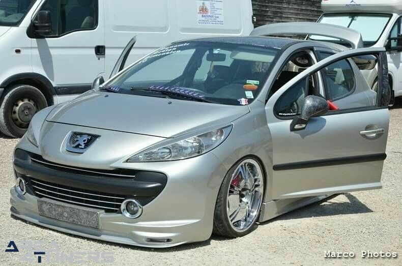 Meeting Tuning Des 3d Dienville
Imagen del reportaje de la revista Tuning Area4tuners.es, de la
concentración de coches Tuning del año 2019 en Dienville Francia