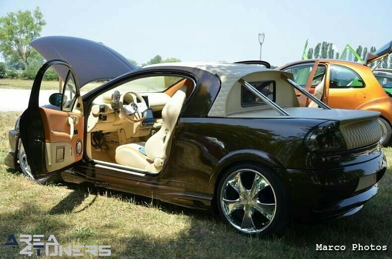 Meeting Tuning Des 3d Dienville
Imagen del reportaje de la revista Tuning Area4tuners.es, de la
concentración de coches Tuning del año 2019 en Dienville Francia