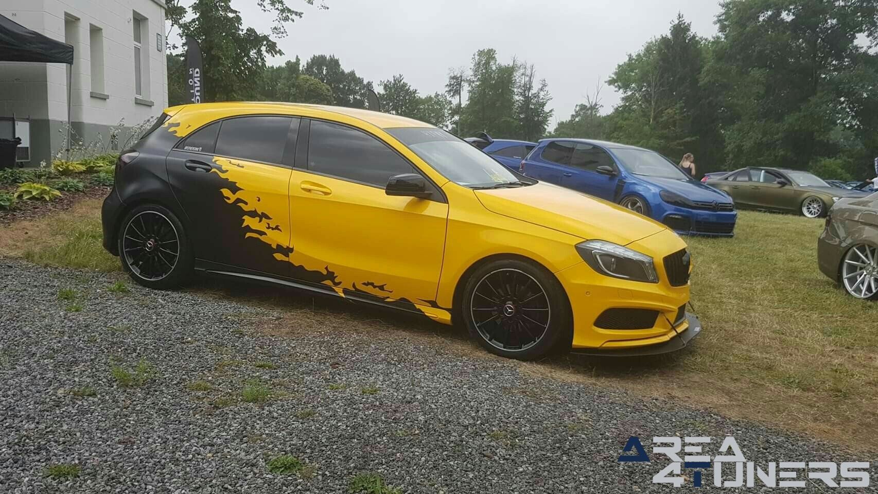 Since The Castle
Imagen del reportaje de la revista Tuning Area4tuners.es, de la
concentración de coches Tuning del año 2019 en Rillaar Bélgica