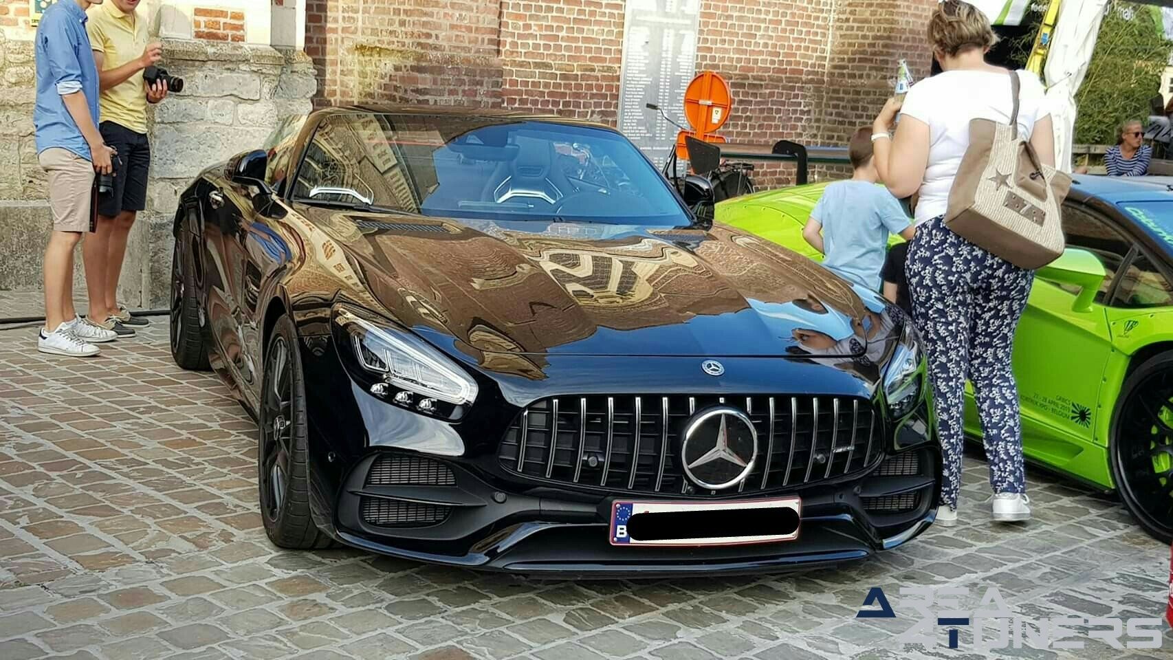 Hot Saturday Night Event
Imagen del reportaje de la revista Tuning Area4tuners.es, de la
concentración de coches Tuning del año 2019 en Detergem Bélgica