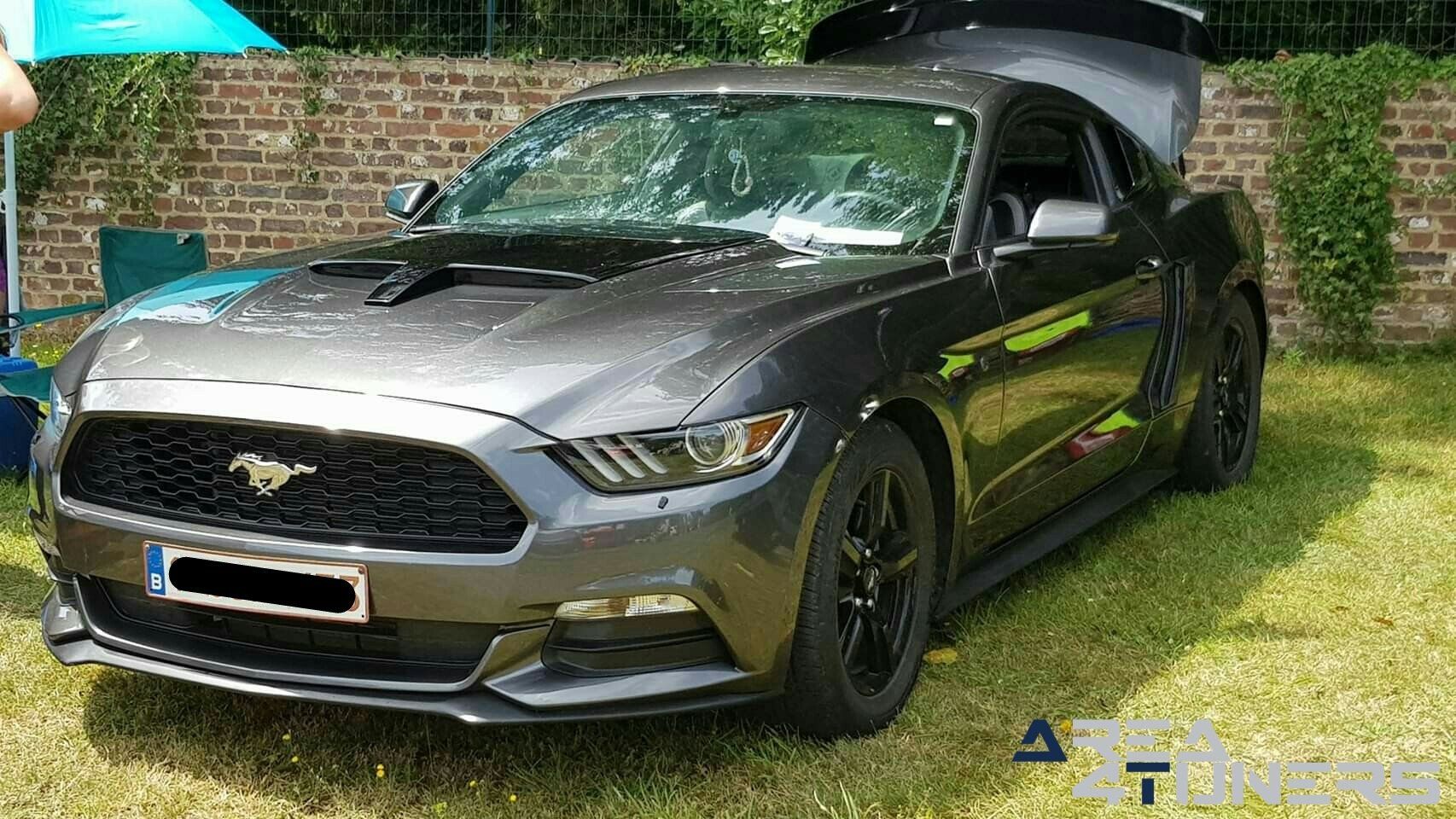 Meeting Family Tuning Club Vag vs Tuning
Imagen del reportaje de la revista Tuning Area4tuners.es, de la
concentración de coches Tuning del año 2019 en Casteau Bélgica