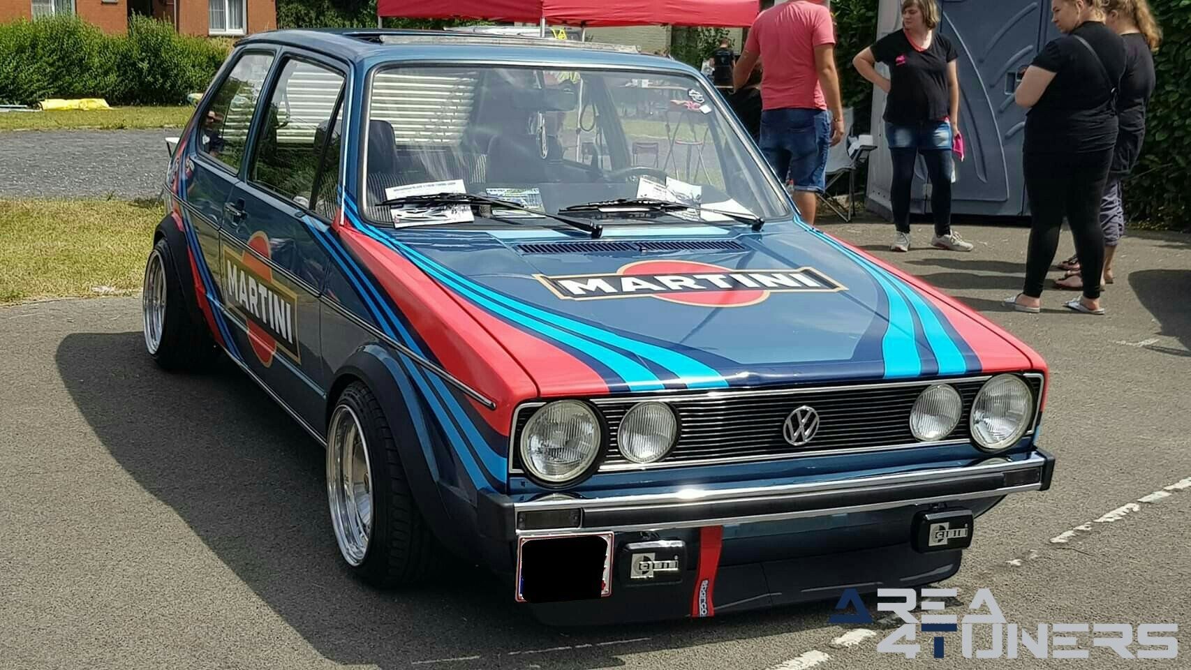 Meeting Family Tuning Club Vag vs Tuning
Imagen del reportaje de la revista Tuning Area4tuners.es, de la
concentración de coches Tuning del año 2019 en Casteau Bélgica