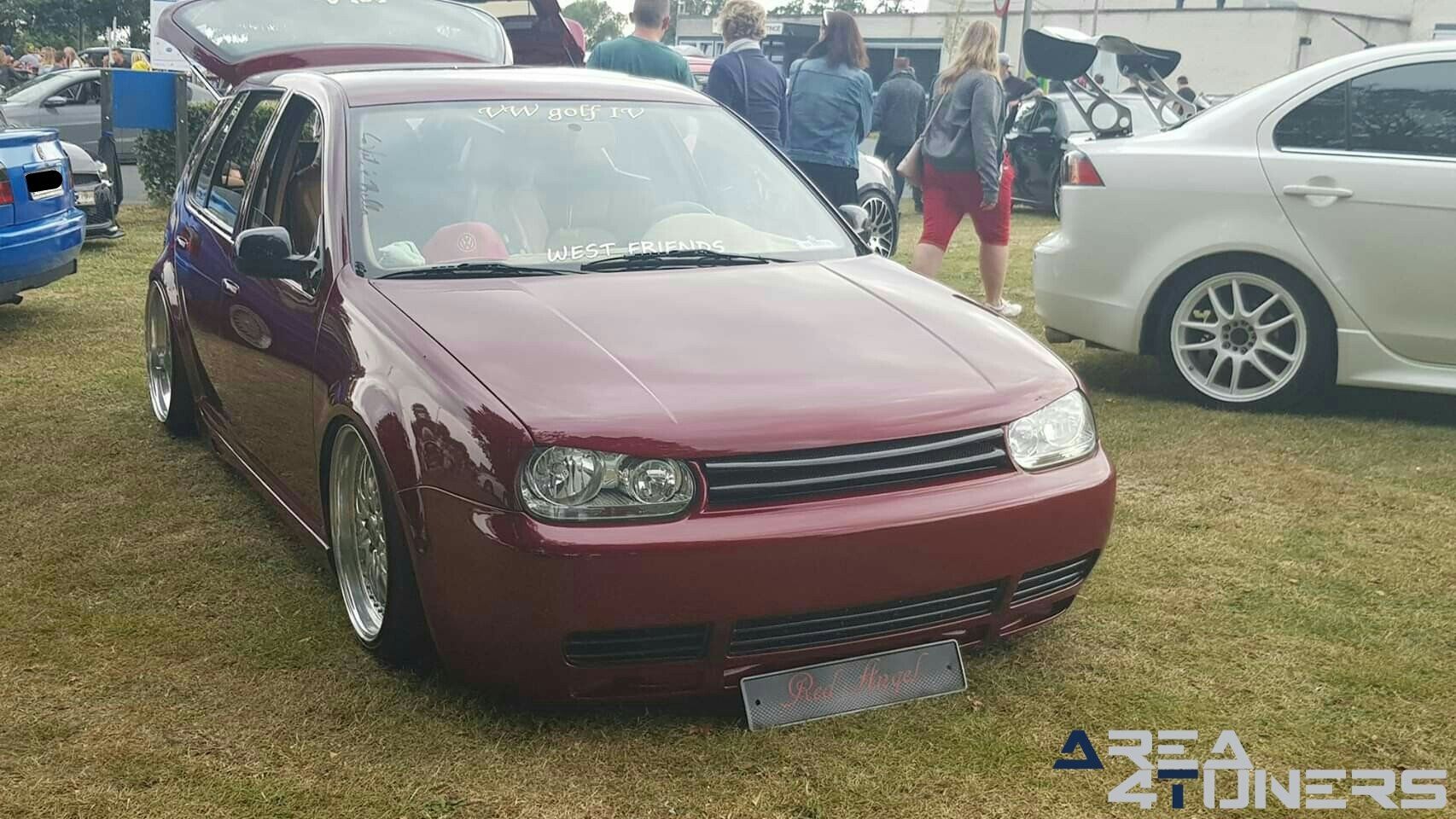 Modified Night
Imagen del reportaje de la revista Tuning Area4tuners.es, de la
concentración de coches Tuning del año 2019 en Moorslede Bélgica