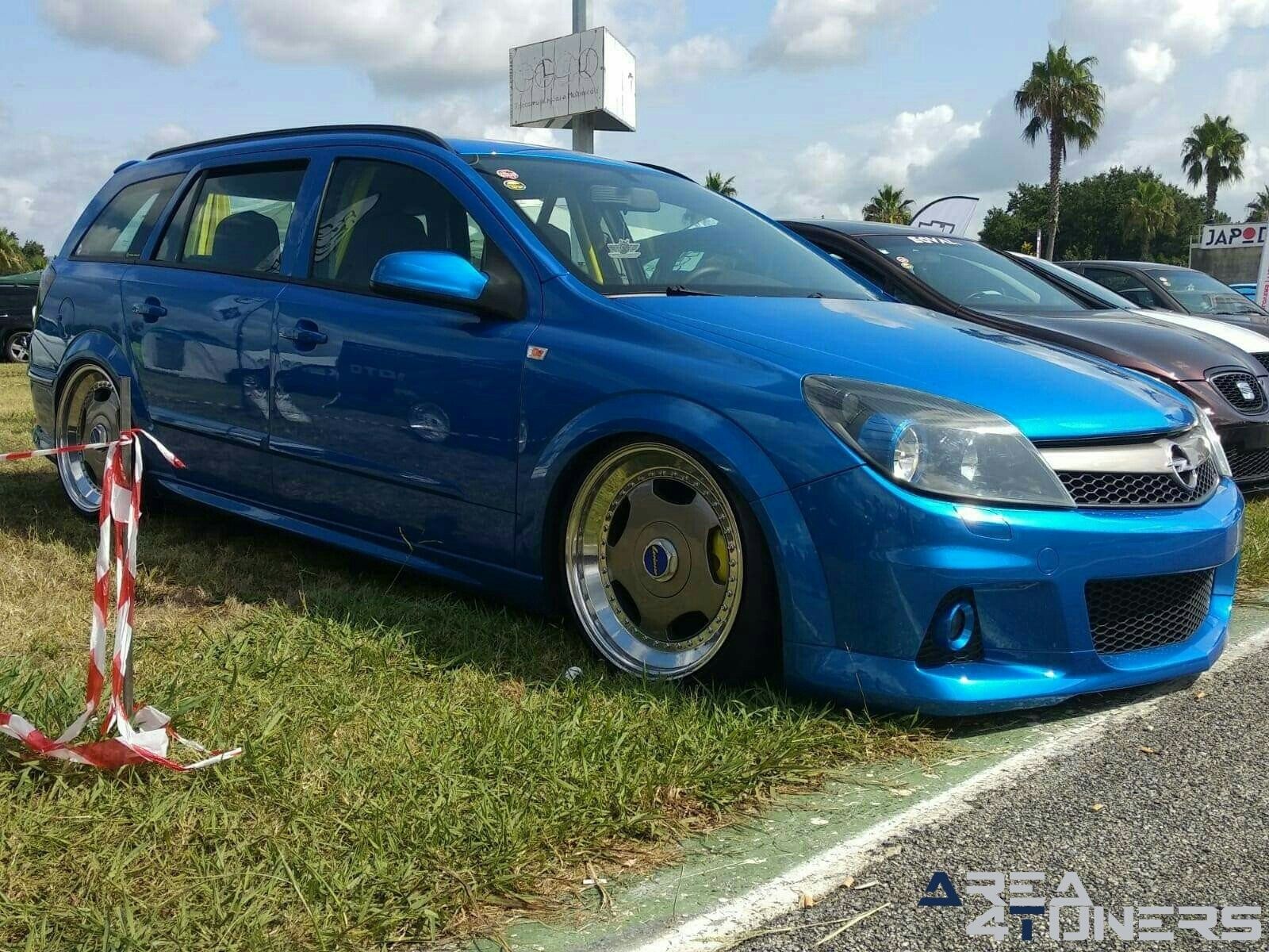Braga International Car Show 2k19
Imagen del reportaje de la revista Tuning Area4tuners.es, de la
concentración de coches Tuning del año 2019 en Braga Portugal