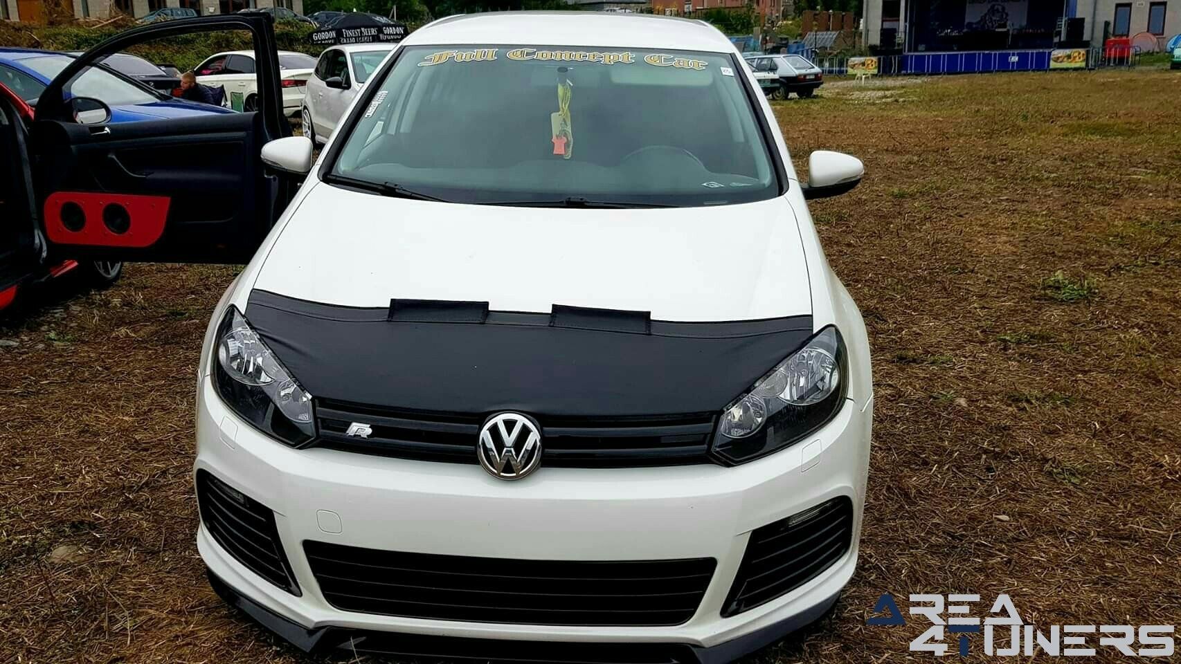 Crazy Car Concept 3
Imagen del reportaje de la revista Tuning Area4tuners.es, de la
concentración de coches Tuning del año 2019 en Dinant Bélgica