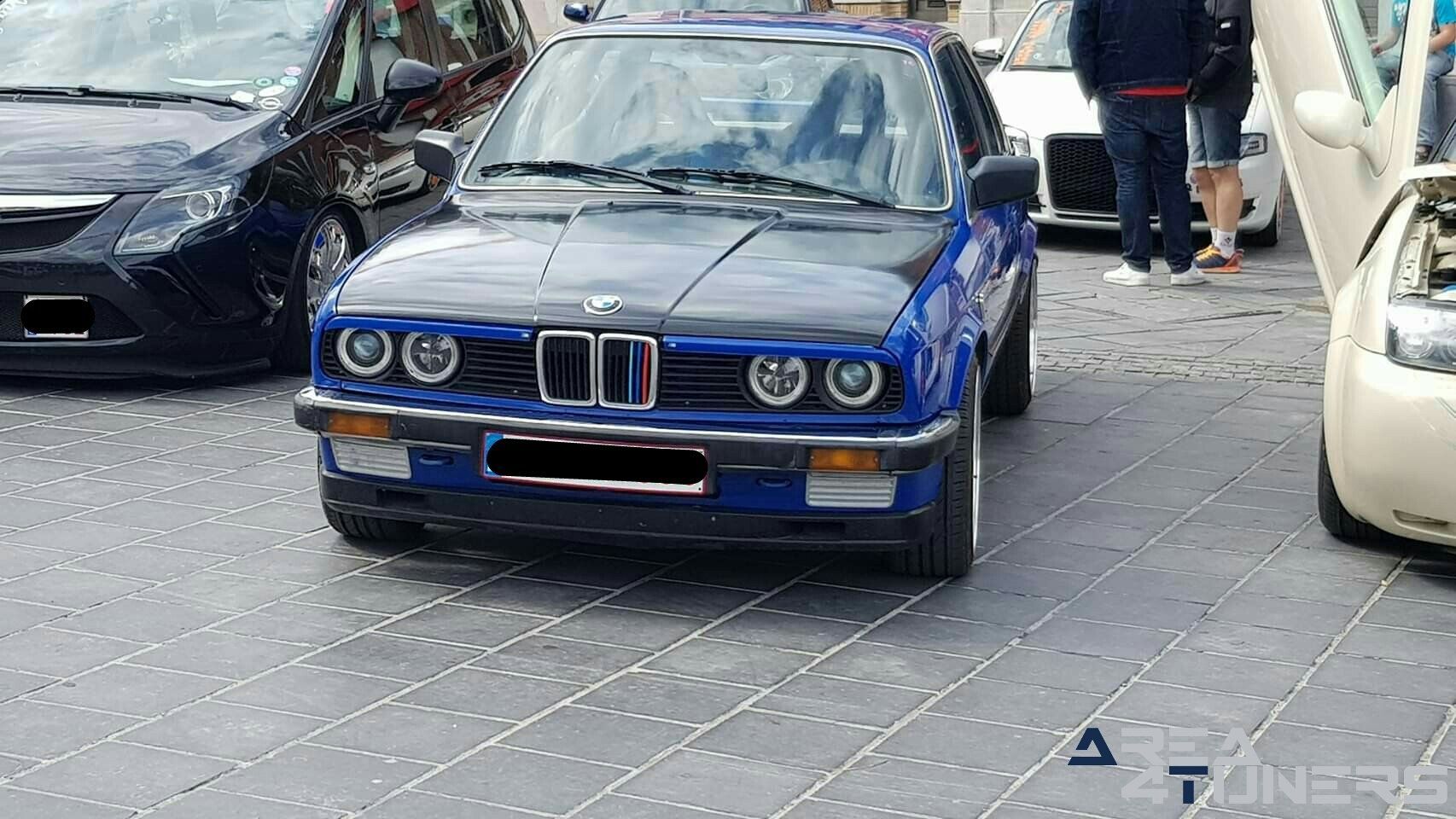 9eme Tuning Car 2019
Imagen del reportaje de la revista Tuning Area4tuners.es, de la
concentración de coches Tuning del año 2019 en Anderlues Bélgica