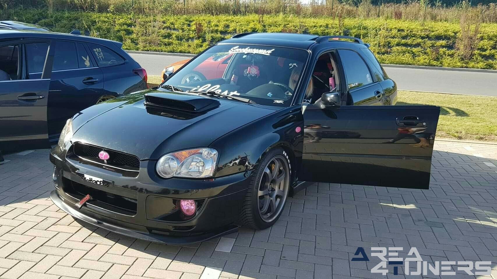 Selected Car The Battle Asia vs Euro 2019
Imagen del reportaje de la revista Tuning Area4tuners.es, de la
concentración de coches Tuning del año 2019 en Heppignies Bélgica