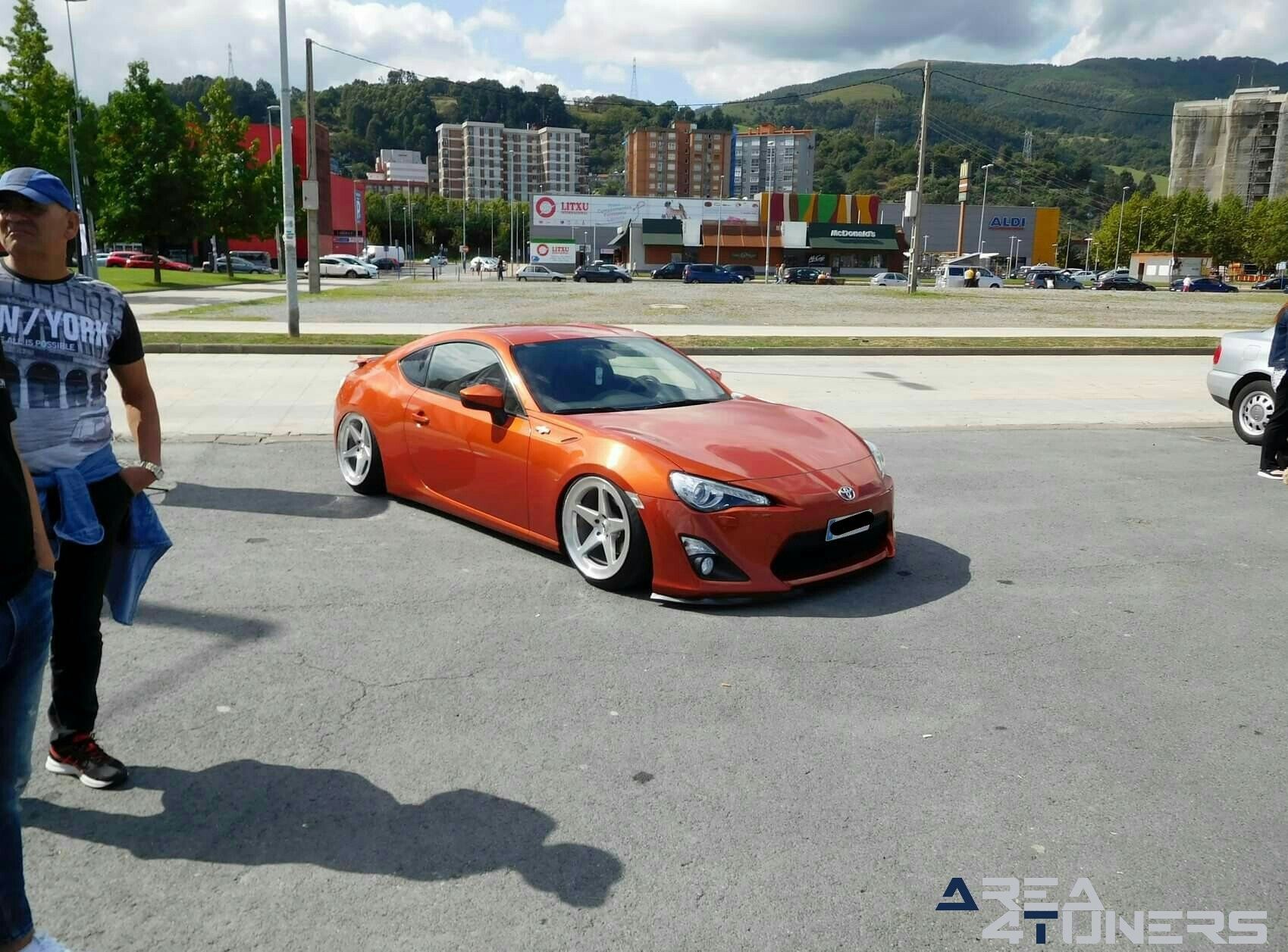 5ª Concentración New Style Cars
Imagen del reportaje revista Tuning Area4tuners.es, concentración de coches Tuning del año 2019 en Barakaldo, Vizcaya, España