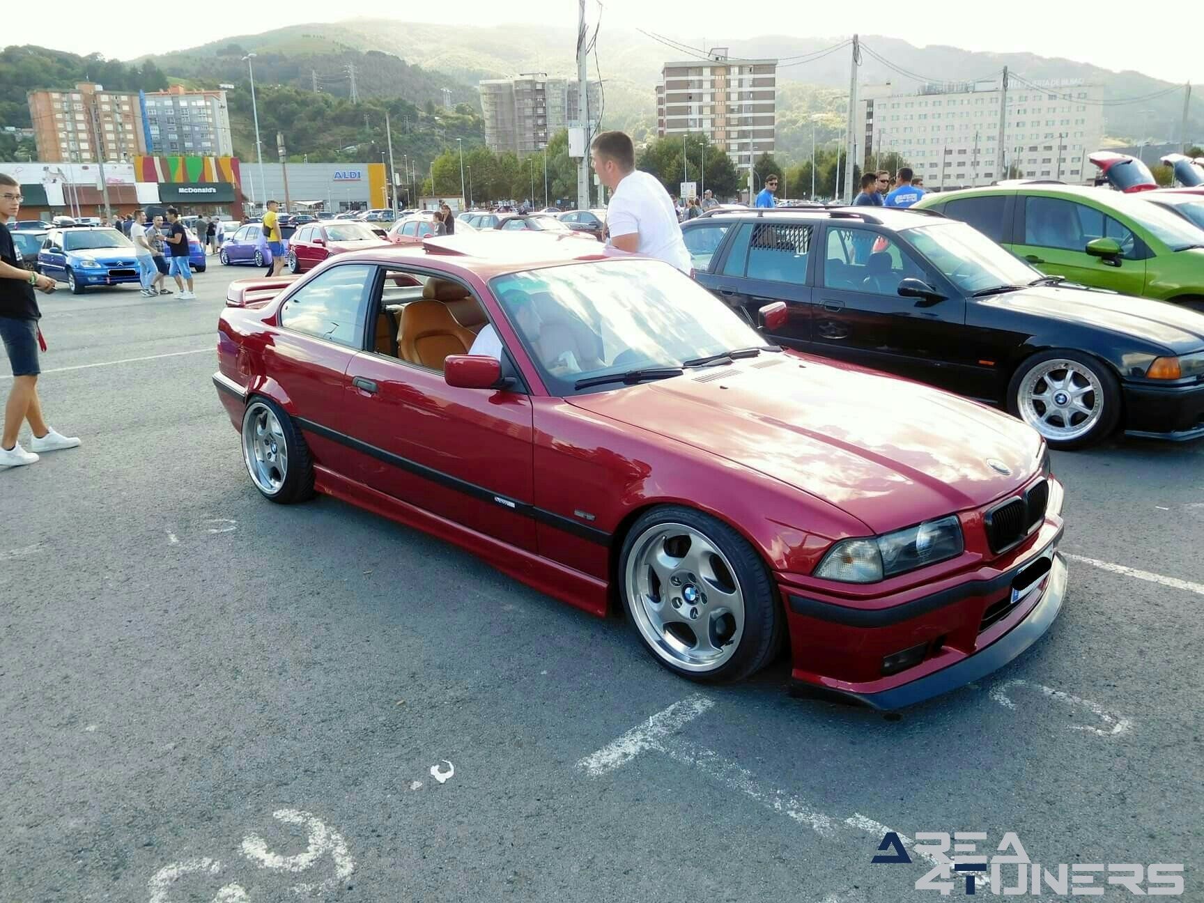 5ª Concentración New Style Cars
Imagen del reportaje revista Tuning Area4tuners.es, concentración de coches Tuning del año 2019 en Barakaldo, Vizcaya, España