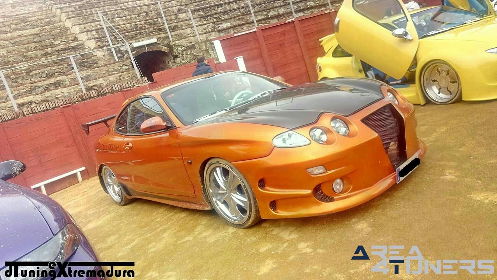10ª Concentración Tuning Azuaga
Imagen del reportaje revista Tuning Area4tuners.es, concentración de coches Tuning del año 2018 en Azuaga, Badajoz, España