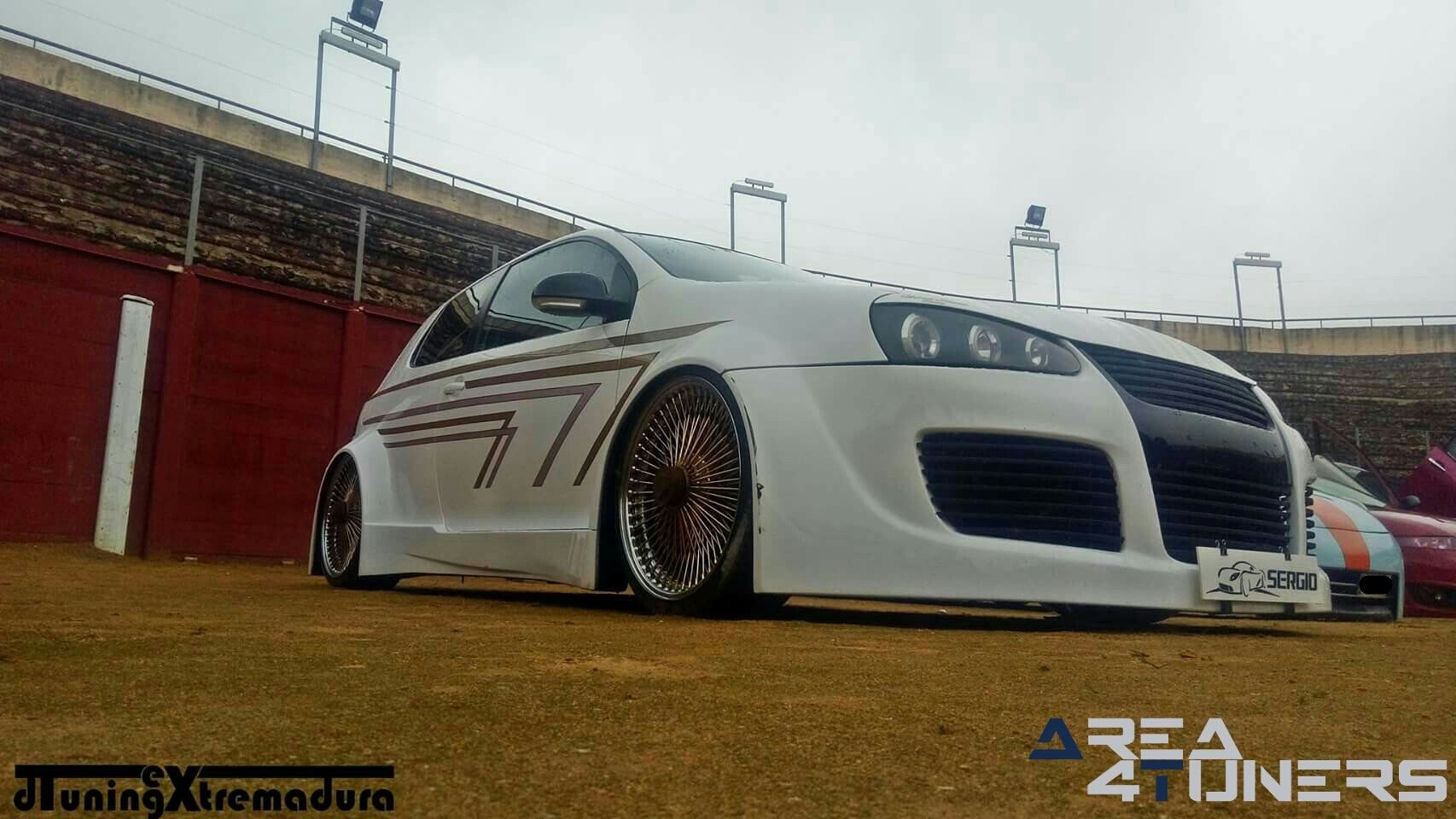 10ª Concentración Tuning Azuaga
Imagen del reportaje revista Tuning Area4tuners.es, concentración de coches Tuning del año 2018 en Azuaga, Badajoz, España
