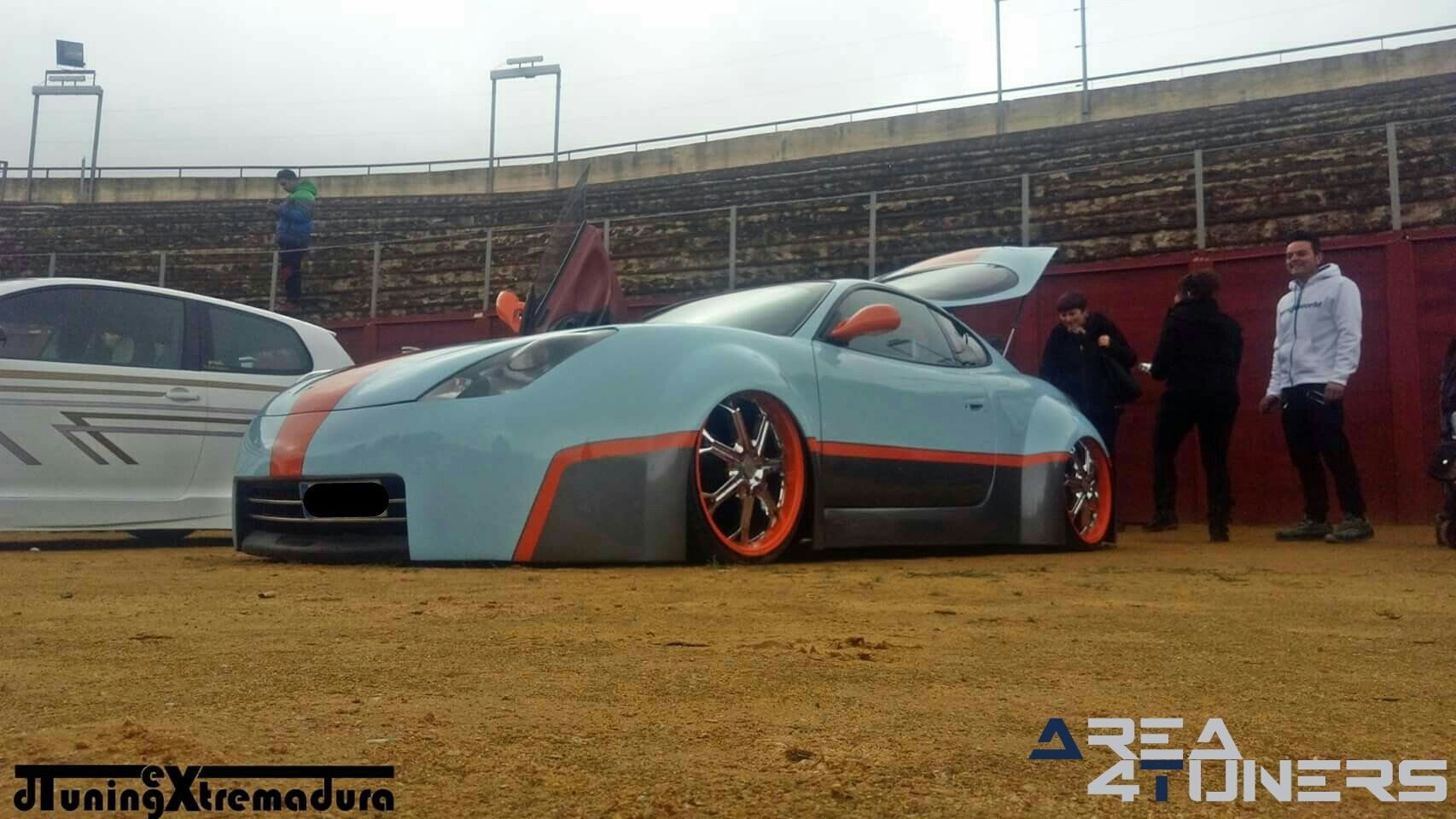 10ª Concentración Tuning Azuaga
Imagen del reportaje revista Tuning Area4tuners.es, concentración de coches Tuning del año 2018 en Azuaga, Badajoz, España