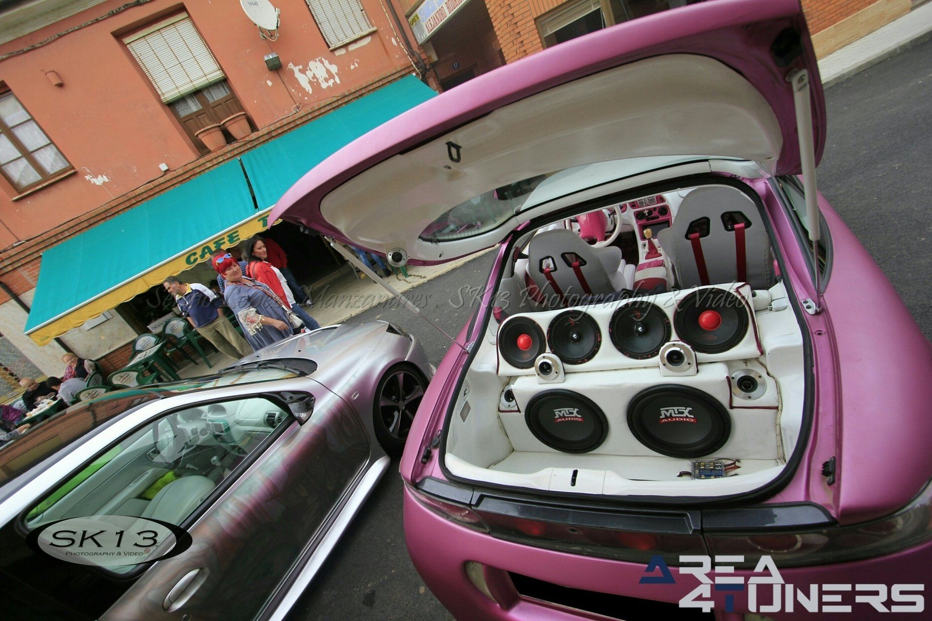Expo Tuning Villa De Villada
Imagen del reportaje revista Tuning Area4tuners.es, concentración de coches Tuning del año 2018 en Villada, Palencia, España