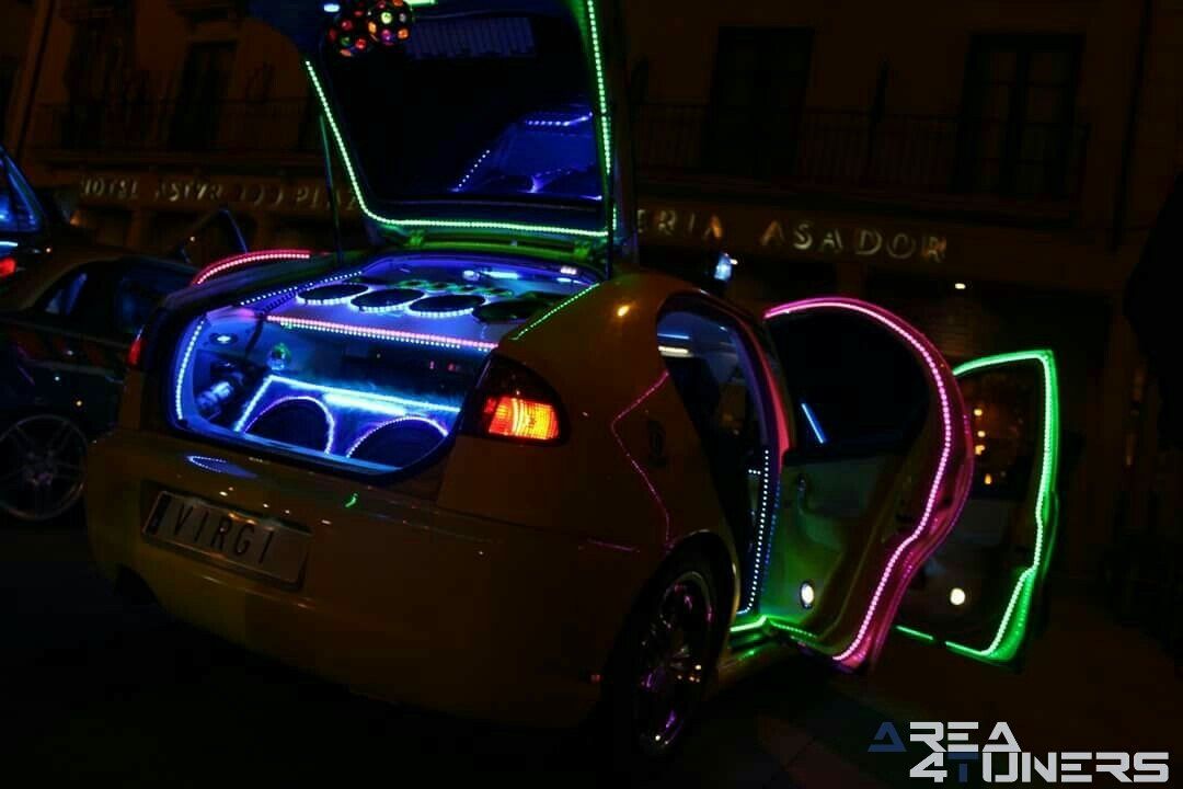 Concentración Tuning Ciudad De Astorga
Imagen del reportaje revista Tuning Area4tuners.es, concentración de coches Tuning del año 2018 en Astorga, León, España