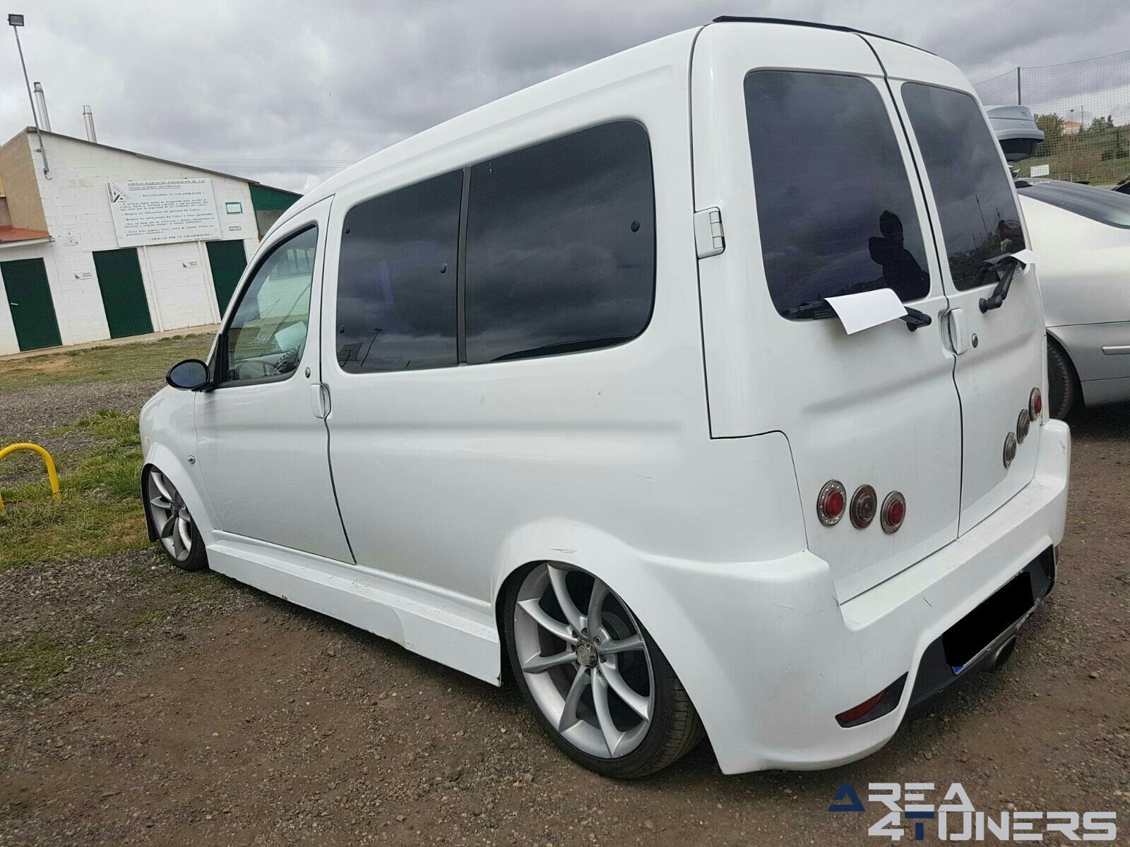 Concentración Tuning Ciudad De Astorga
Imagen del reportaje revista Tuning Area4tuners.es, concentración de coches Tuning del año 2018 en Astorga, León, España