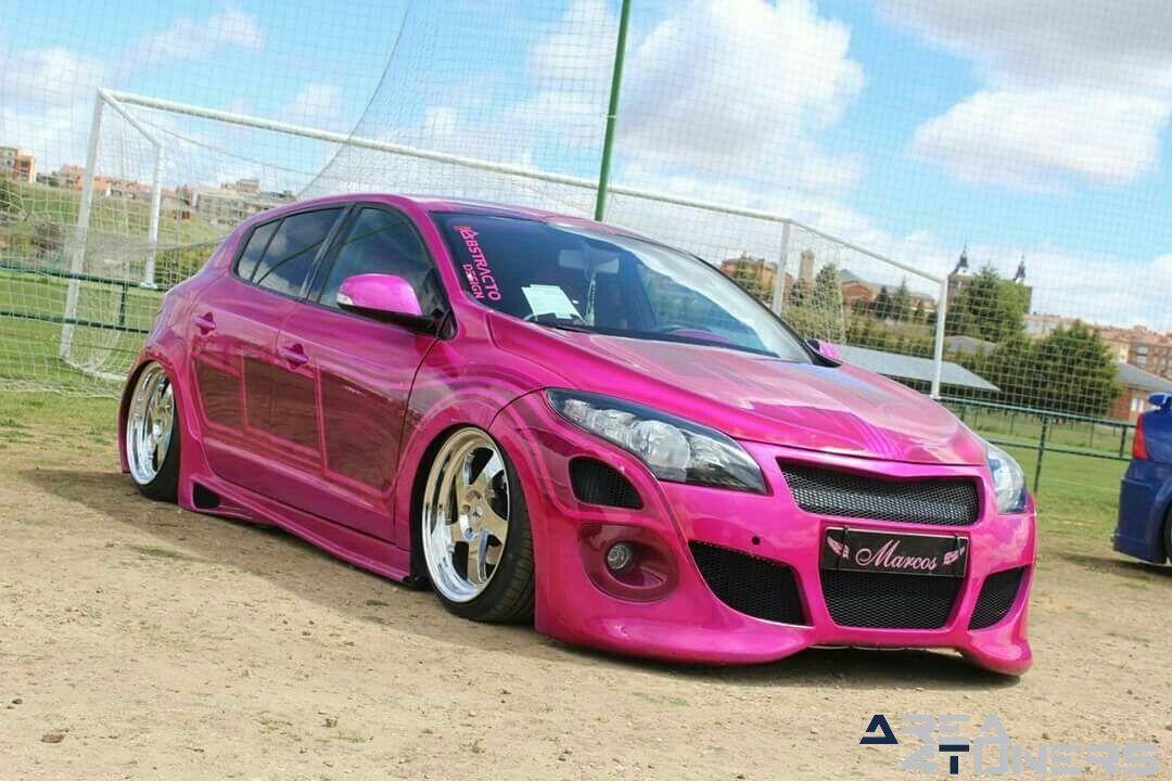 Concentración Tuning Ciudad De Astorga
Imagen del reportaje revista Tuning Area4tuners.es, concentración de coches Tuning del año 2018 en Astorga, León, España