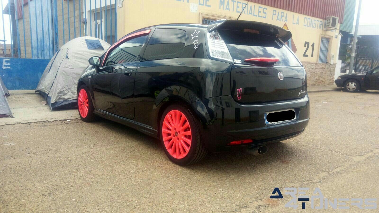 7ª Concentración Tuning Internacional Torremejía
Imagen del reportaje revista Tuning Area4tuners.es, concentración de coches Tuning del año 2018 en Torremejía, Badajoz, España