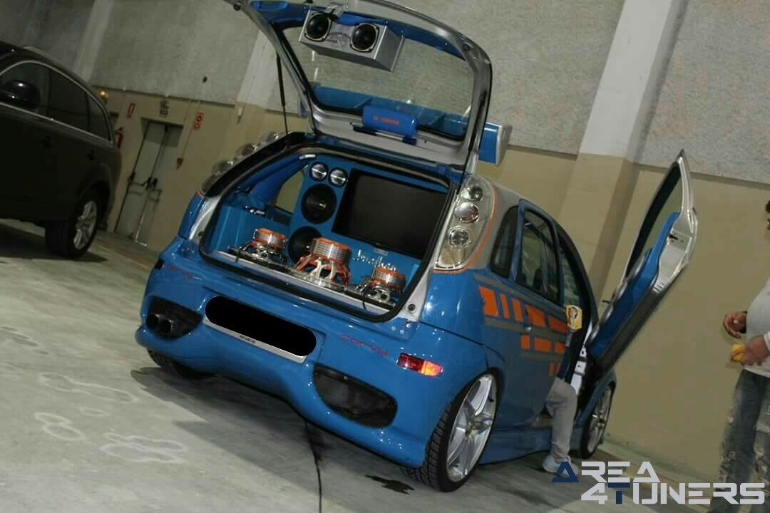 10ª Concetración Tuning Cidade Lugo Ancares
Imagen del reportaje revista Tuning Area4tuners.es, concentración de coches Tuning del año 2018 en Lugo capital, España