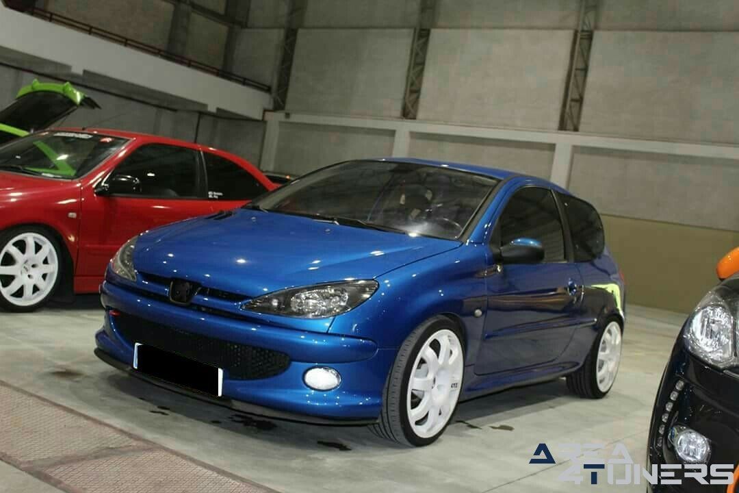 10ª Concetración Tuning Cidade Lugo Ancares
Imagen del reportaje revista Tuning Area4tuners.es, concentración de coches Tuning del año 2018 en Lugo capital, España