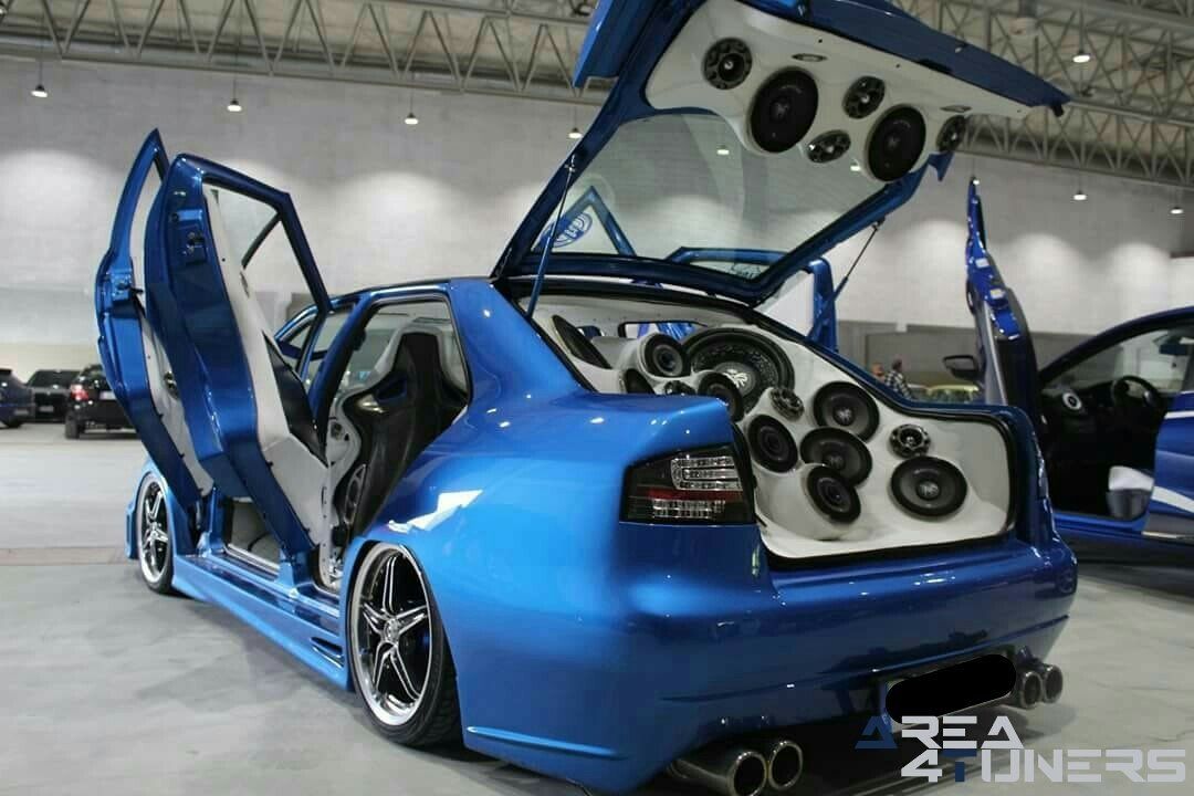 10ª Concetración Tuning Cidade Lugo Ancares
Imagen del reportaje revista Tuning Area4tuners.es, concentración de coches Tuning del año 2018 en Lugo capital, España
